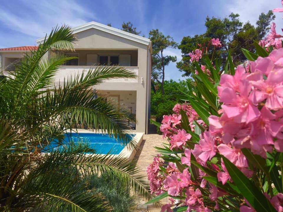 Villa ISLAND VIR with pool view 2