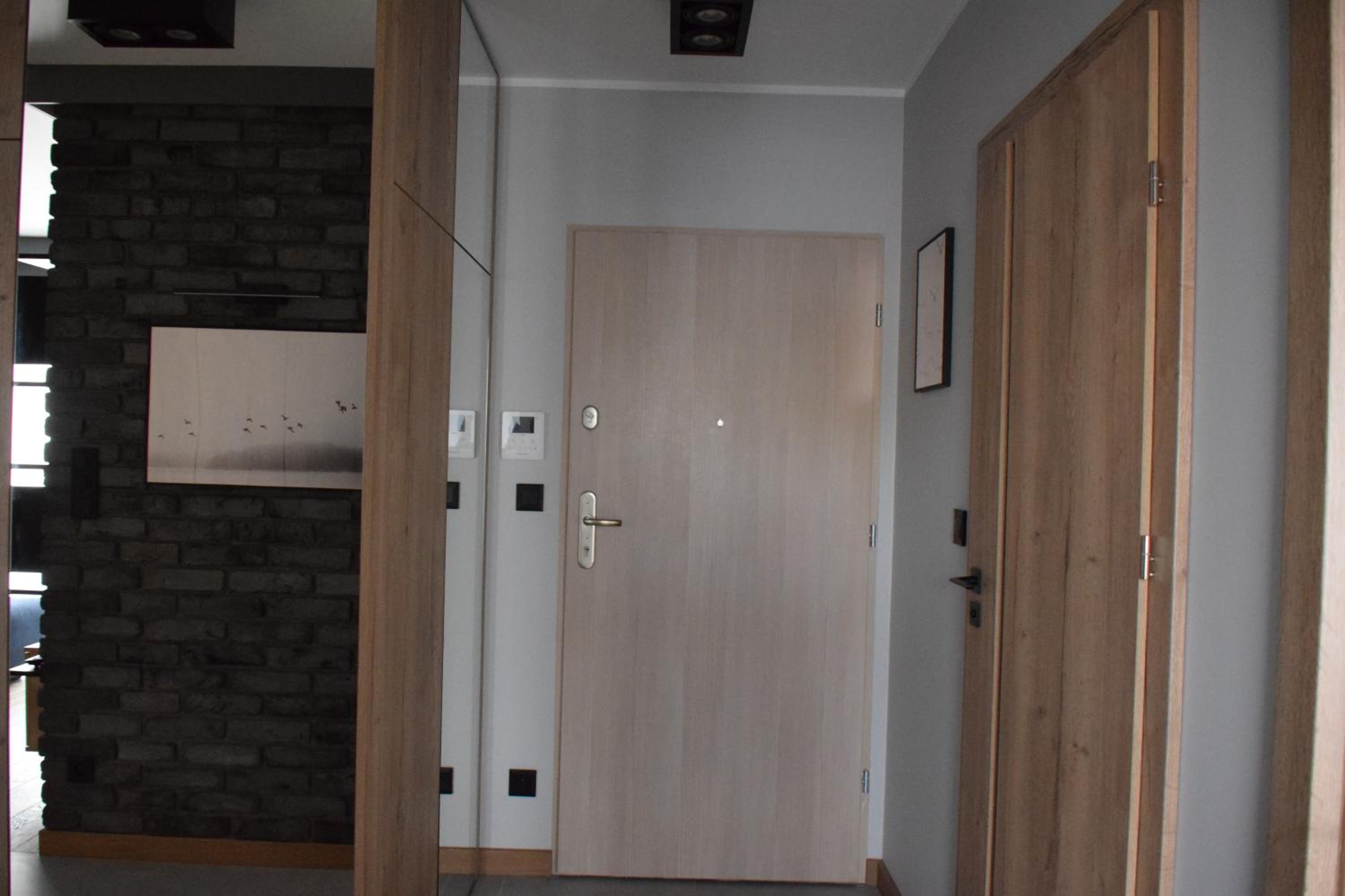 Uroczy apartament z widokiem i darmowym parkingiem