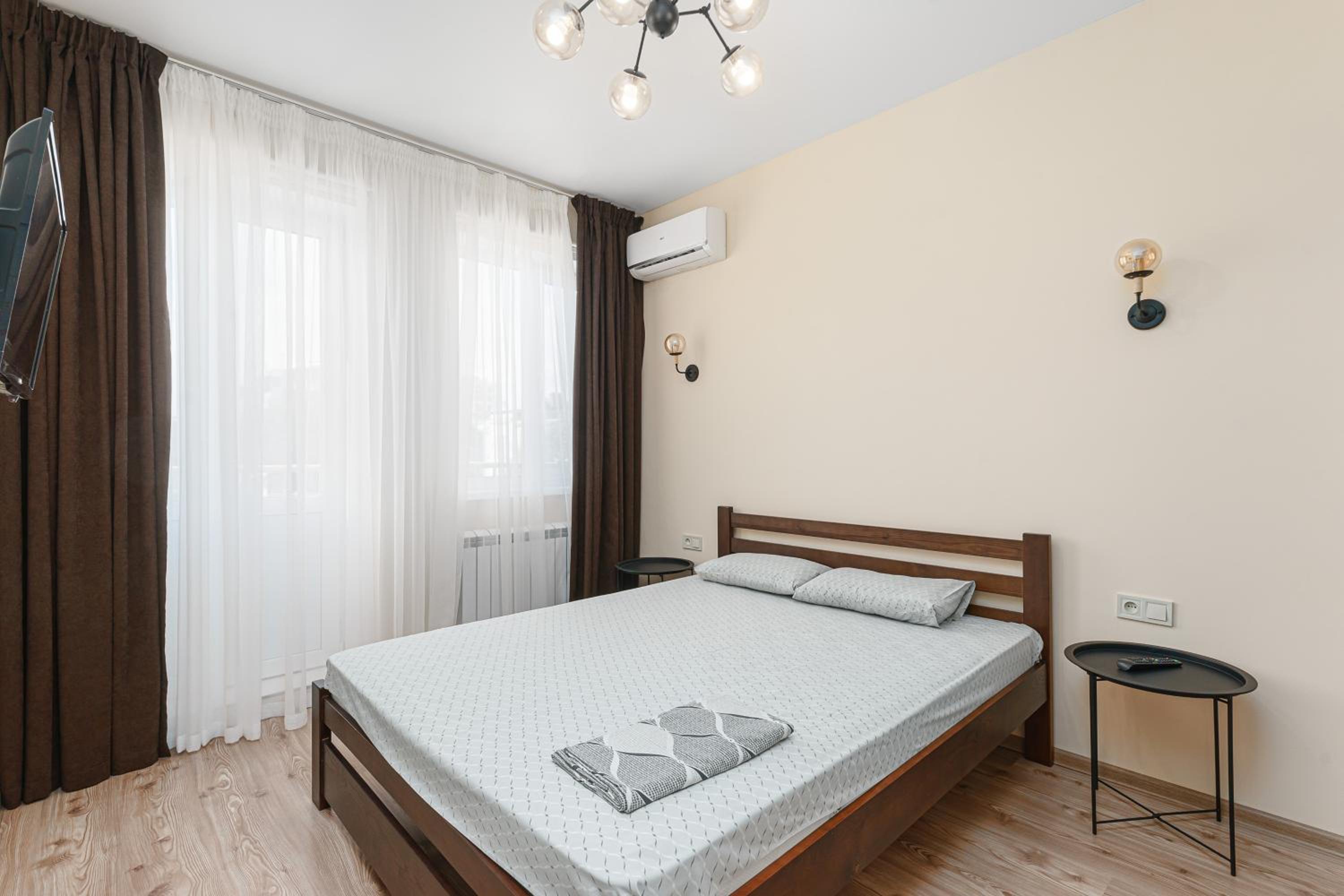 20 Deribasivska 2 Bedrooms Apartment