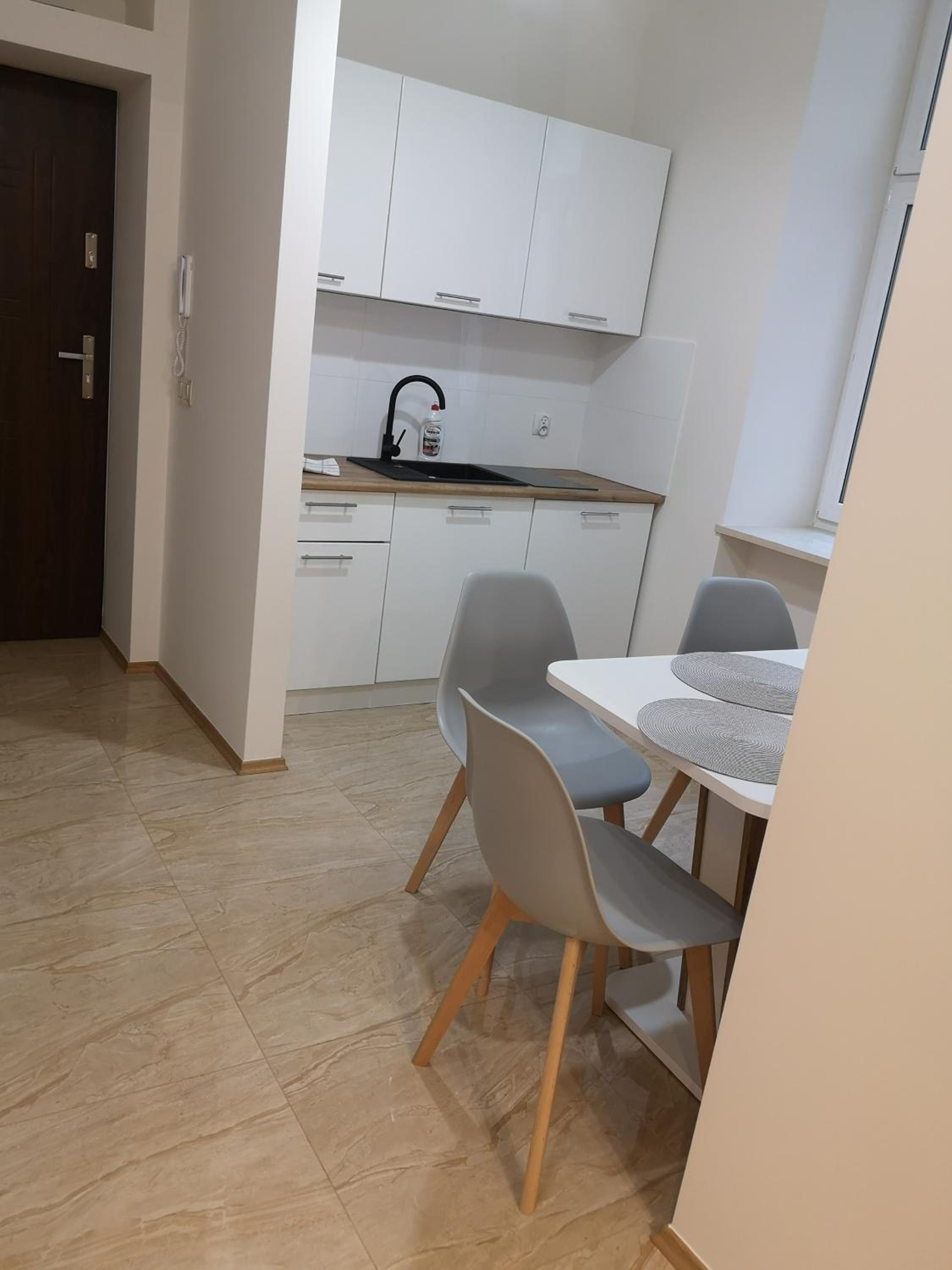 Topolowa Apartament z klimatem- Topolowa/Rynek/PKP