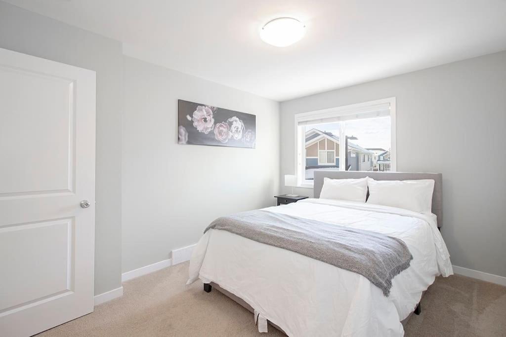 Modern 3 bedrooms townhouse in Southpoint