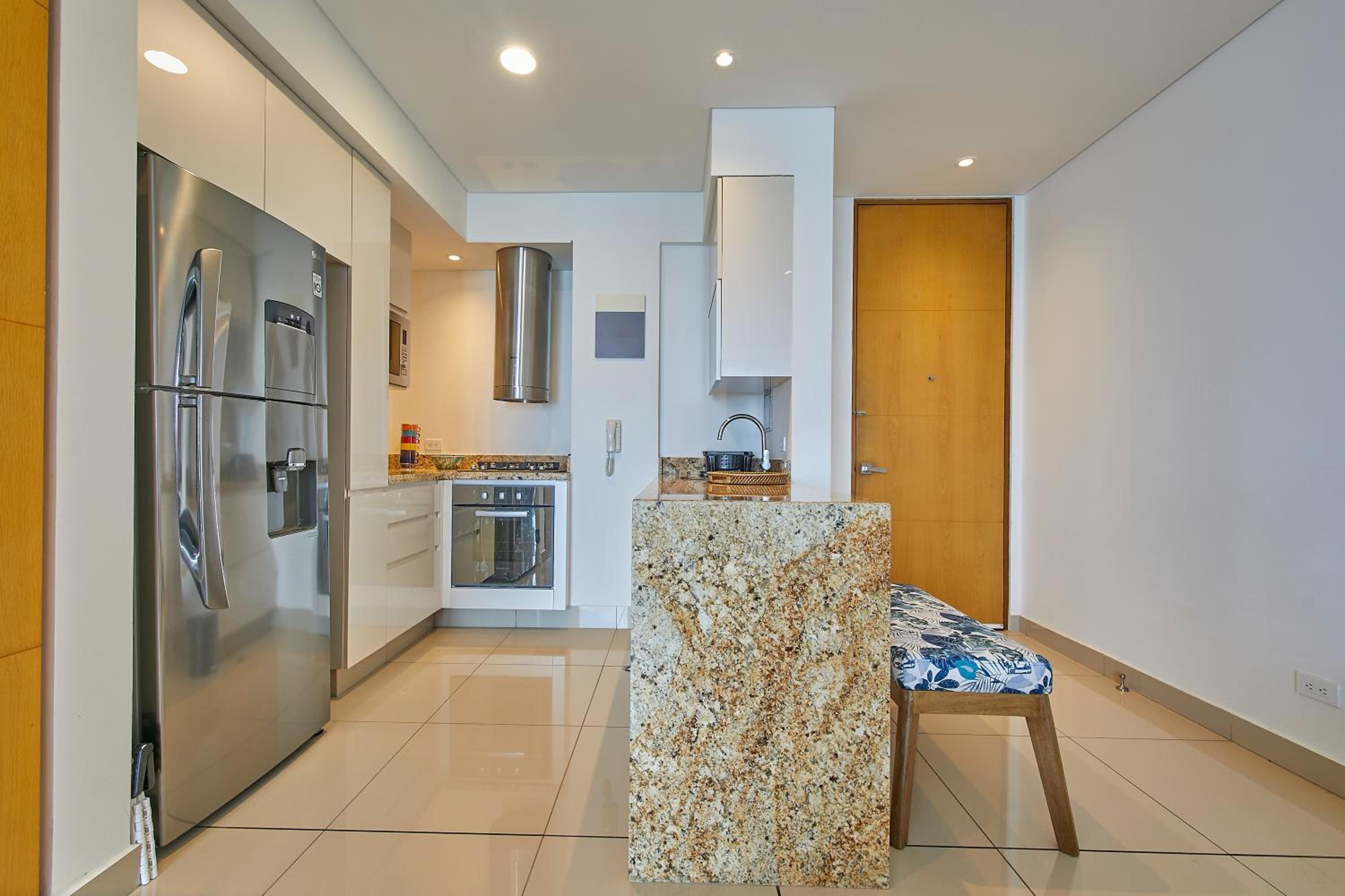 Stylish 1BR apartment wbalcony & amazing view view 2