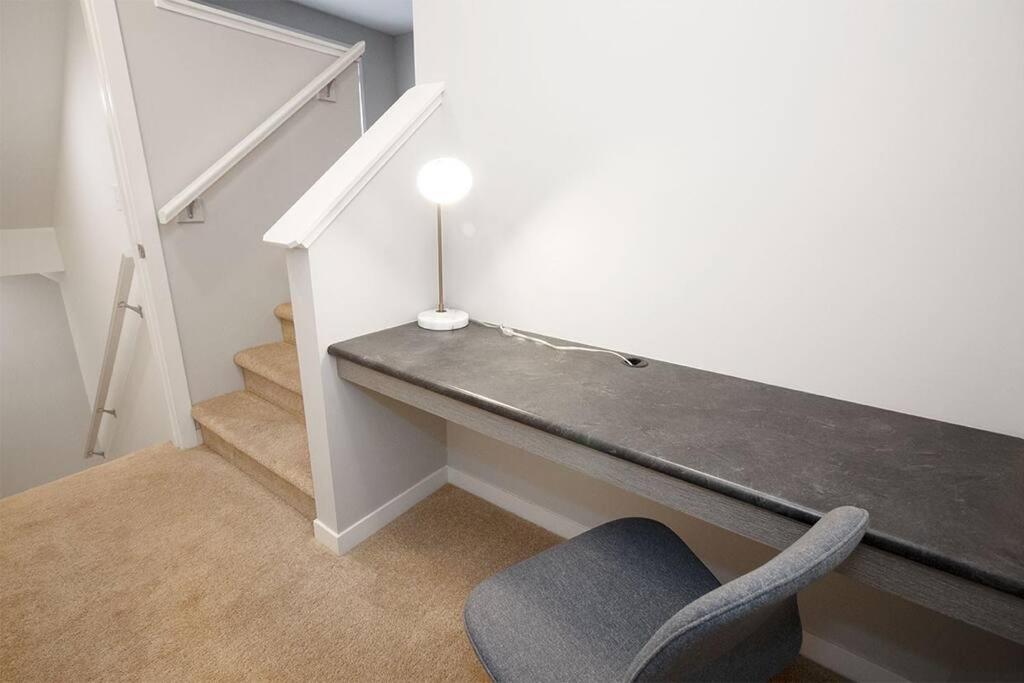 Modern and Comfortable Townhouse in South Winnipeg