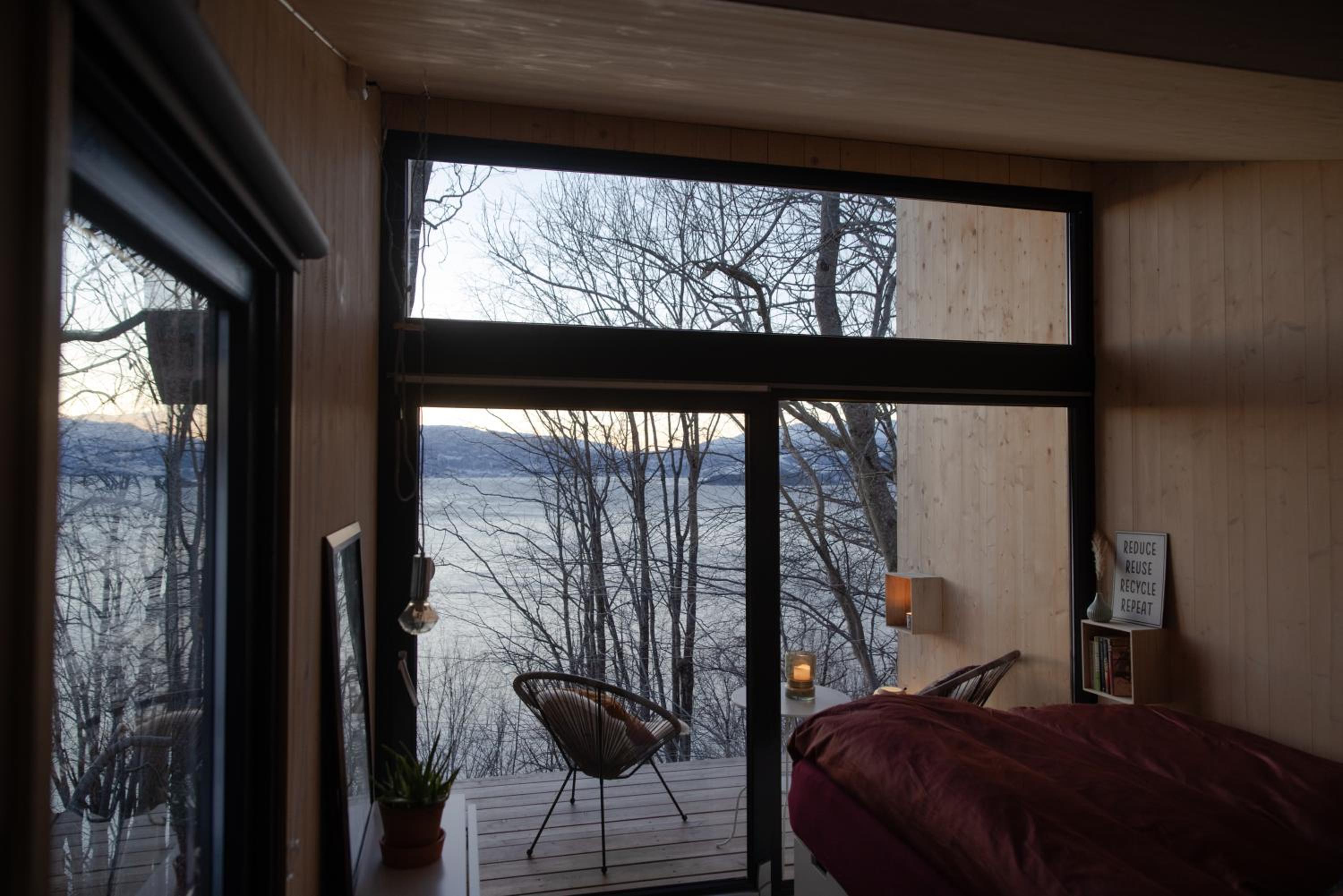 Treehut, nature, birds, silence and fjord view 2