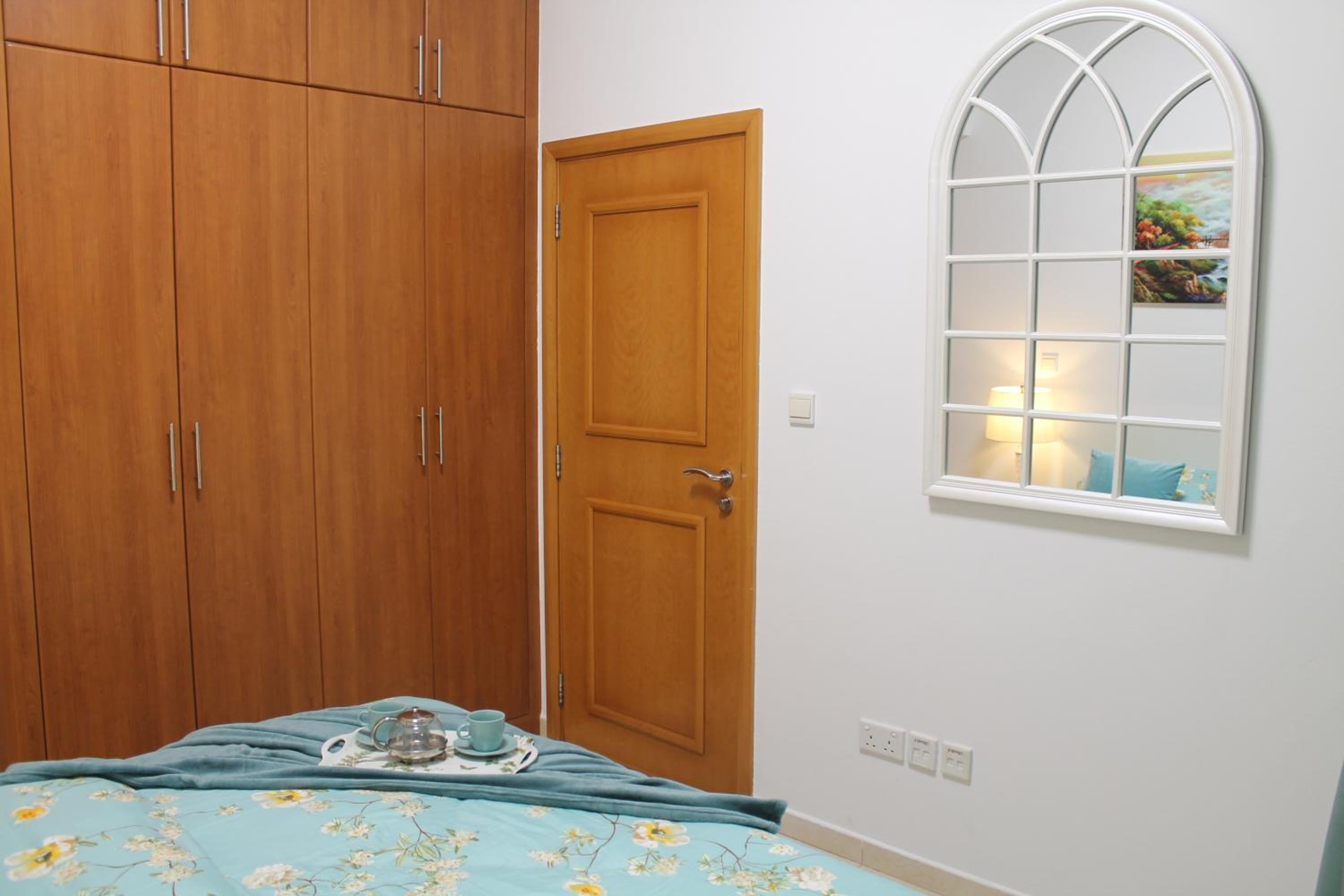 Newly furnished One Bedroom Apartment next to Metro & Beach in Marina Residence