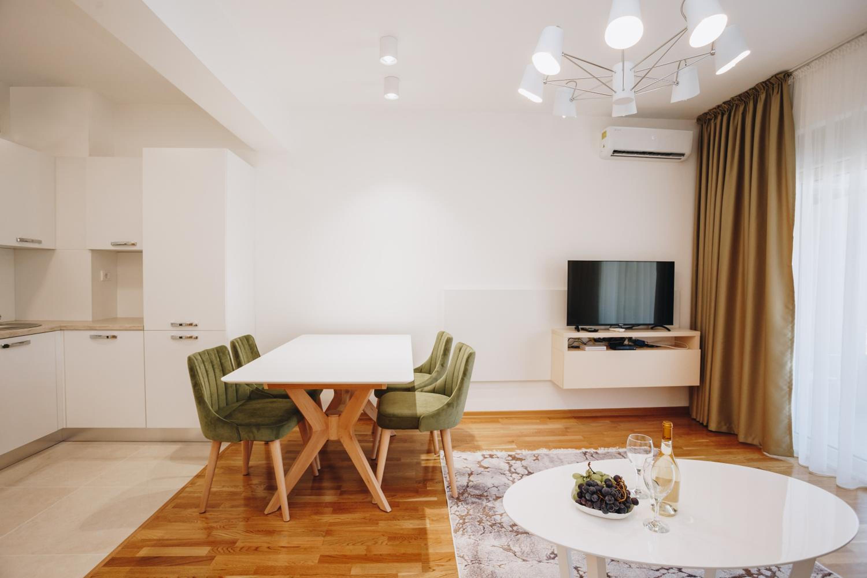 Hotel Status-M Apartments - Image 1