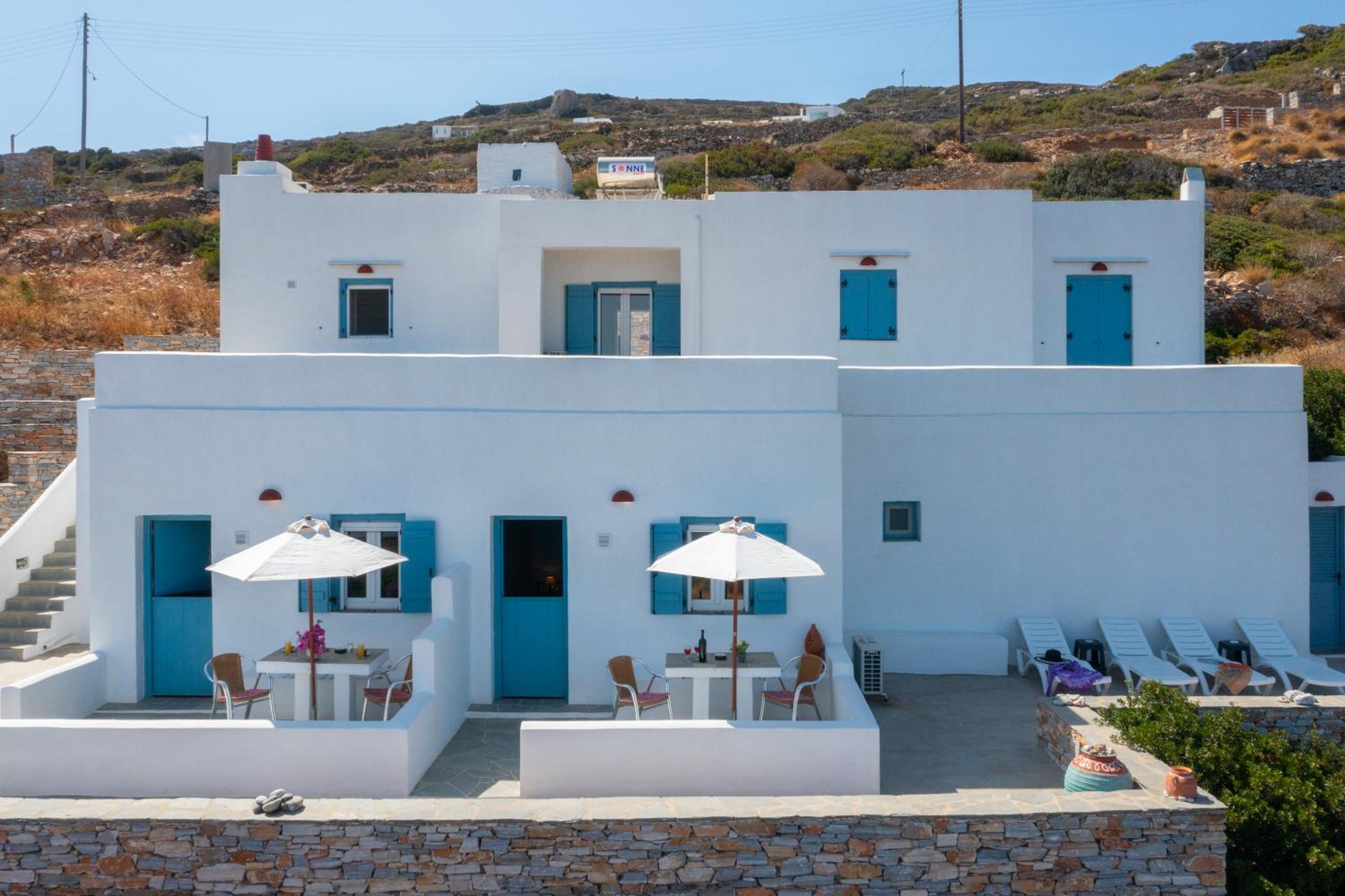 Hotel Skaloto Studios - Image 1