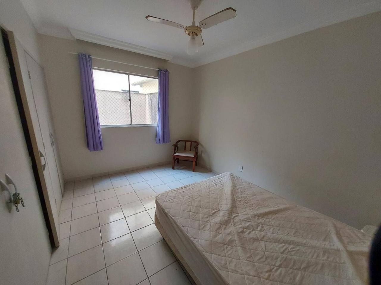 Lindo apartamento 50 metros da praia do morro, três quartos e duas vagas de garagem