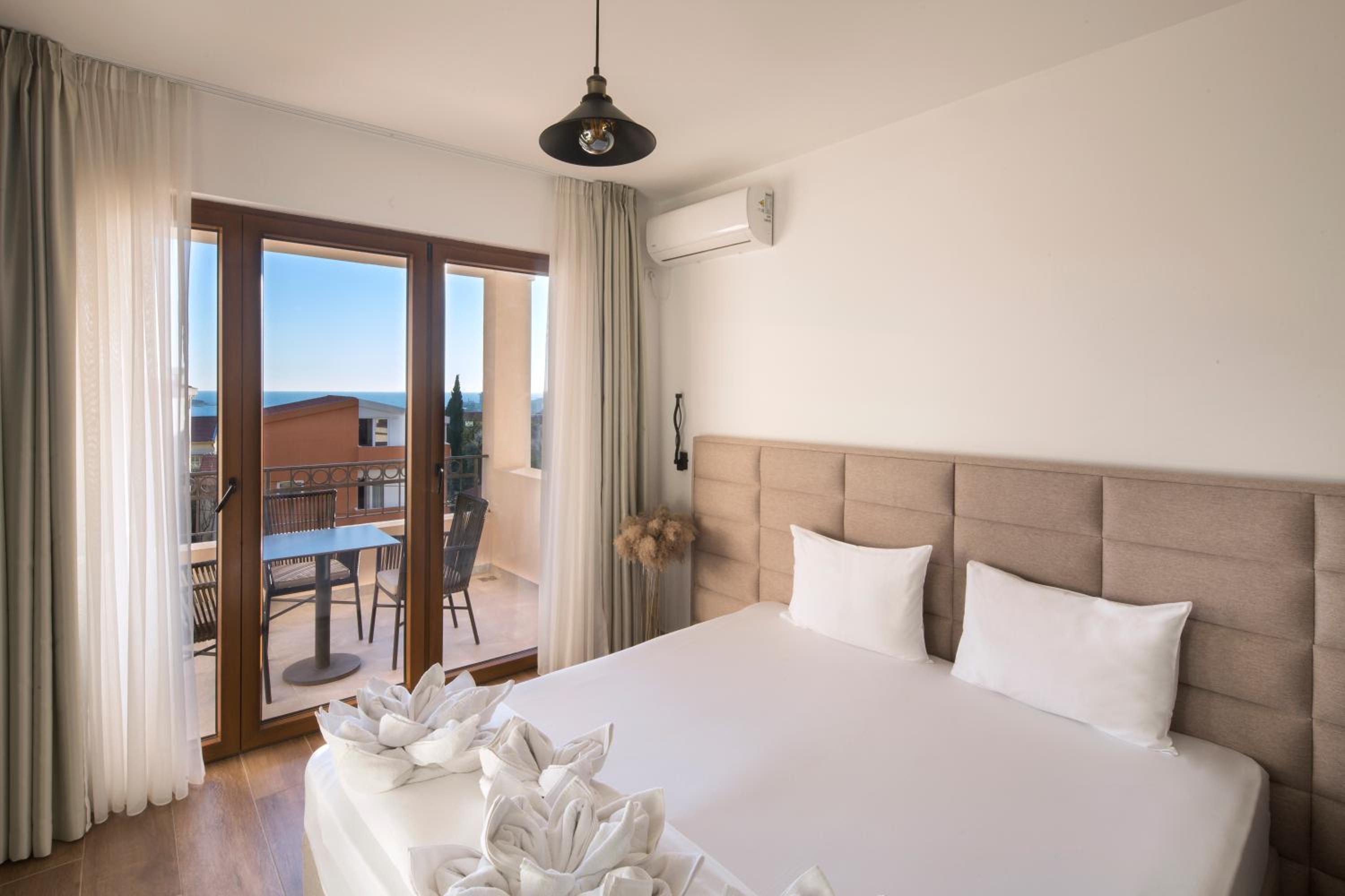 Villa Lazy Hill view 5