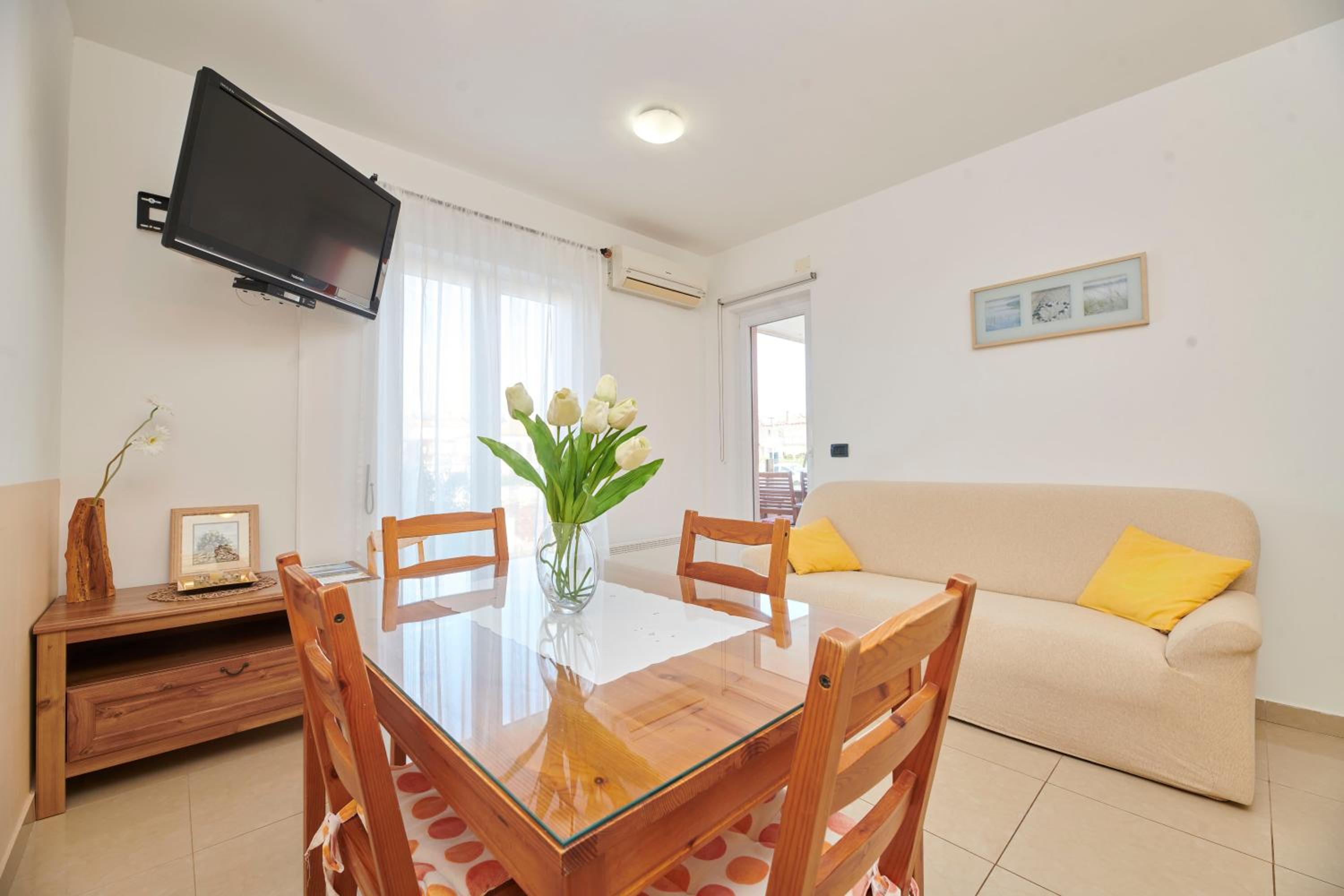 VILLA AX