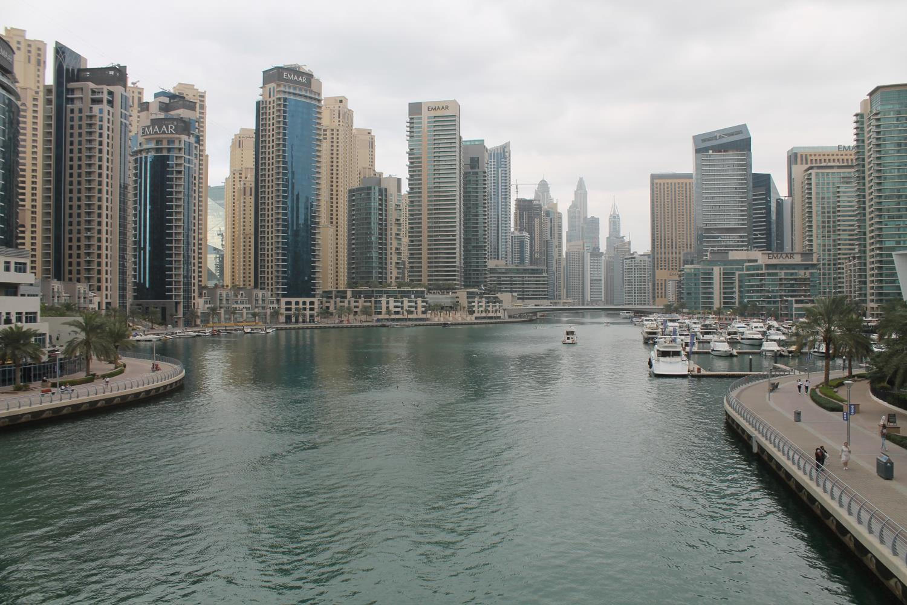 Newly furnished One Bedroom Apartment next to Metro & Beach in Marina Residence