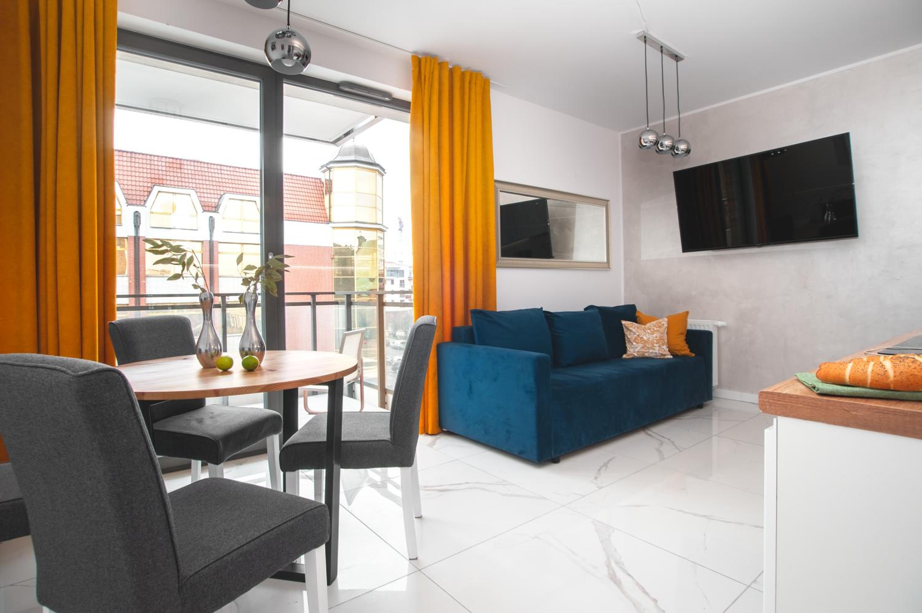 M&J Apartments - Garden Gates