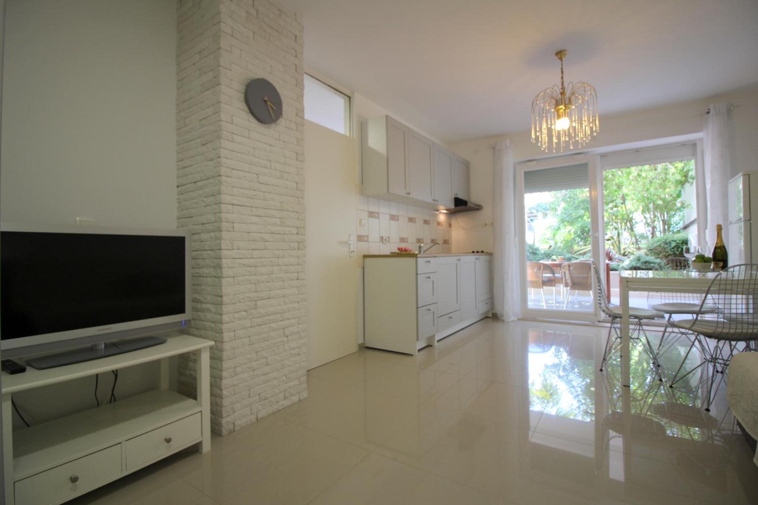 Modern apartment Zen with private garden view 4