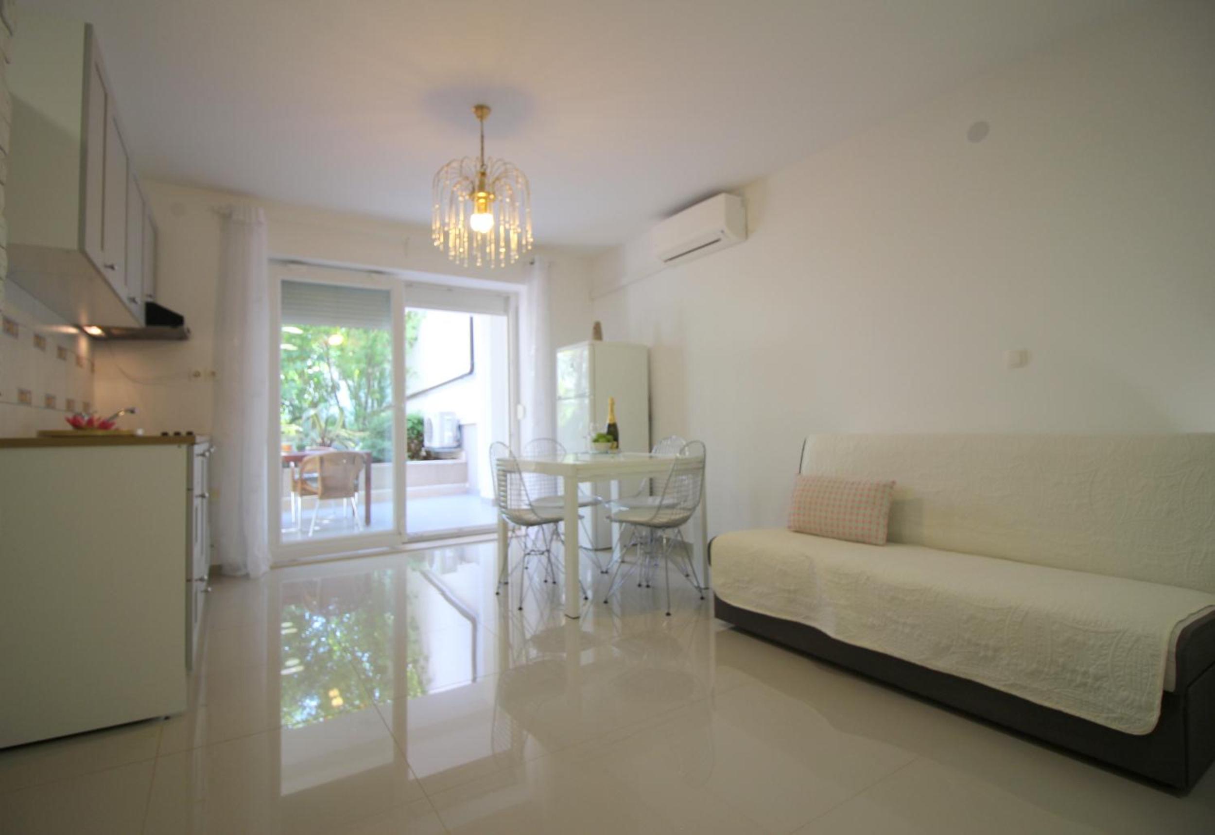 Modern apartment Zen with private garden view 3