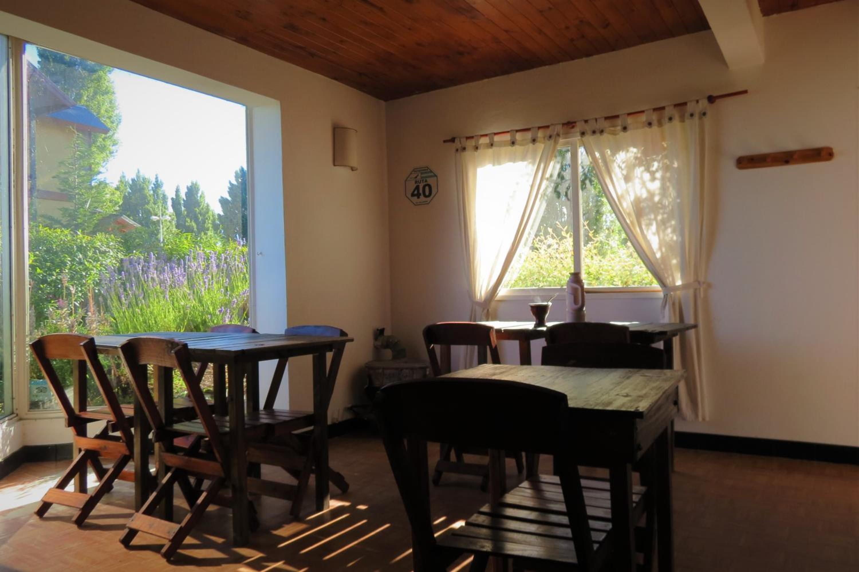 AONIKENK HOSTEL
