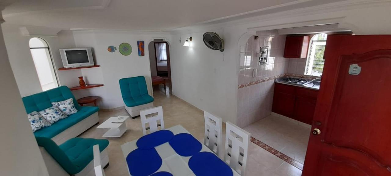 Apartamento con Piscina, Playa a 2 calles.