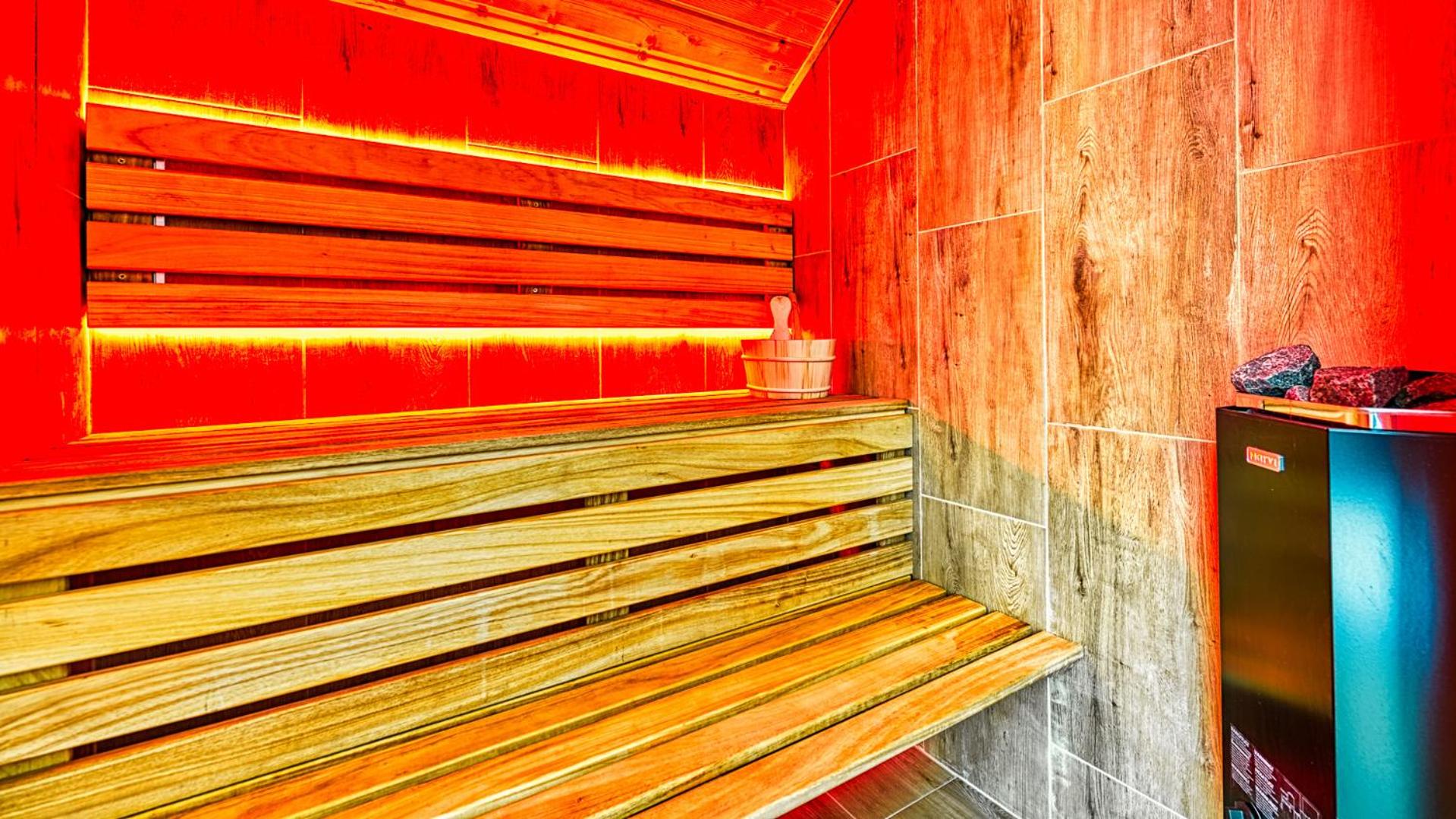 Apartamenty Centrum - Wyszyńskiego 9 by Royal Aparts view 5