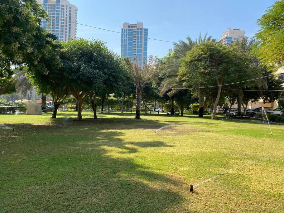 Bright & Relaxing 2 BR Apartment with Easy Access