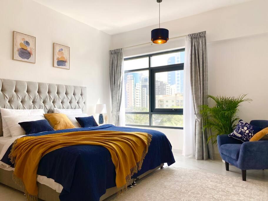 Bright & Relaxing 2 BR Apartment with Easy Access