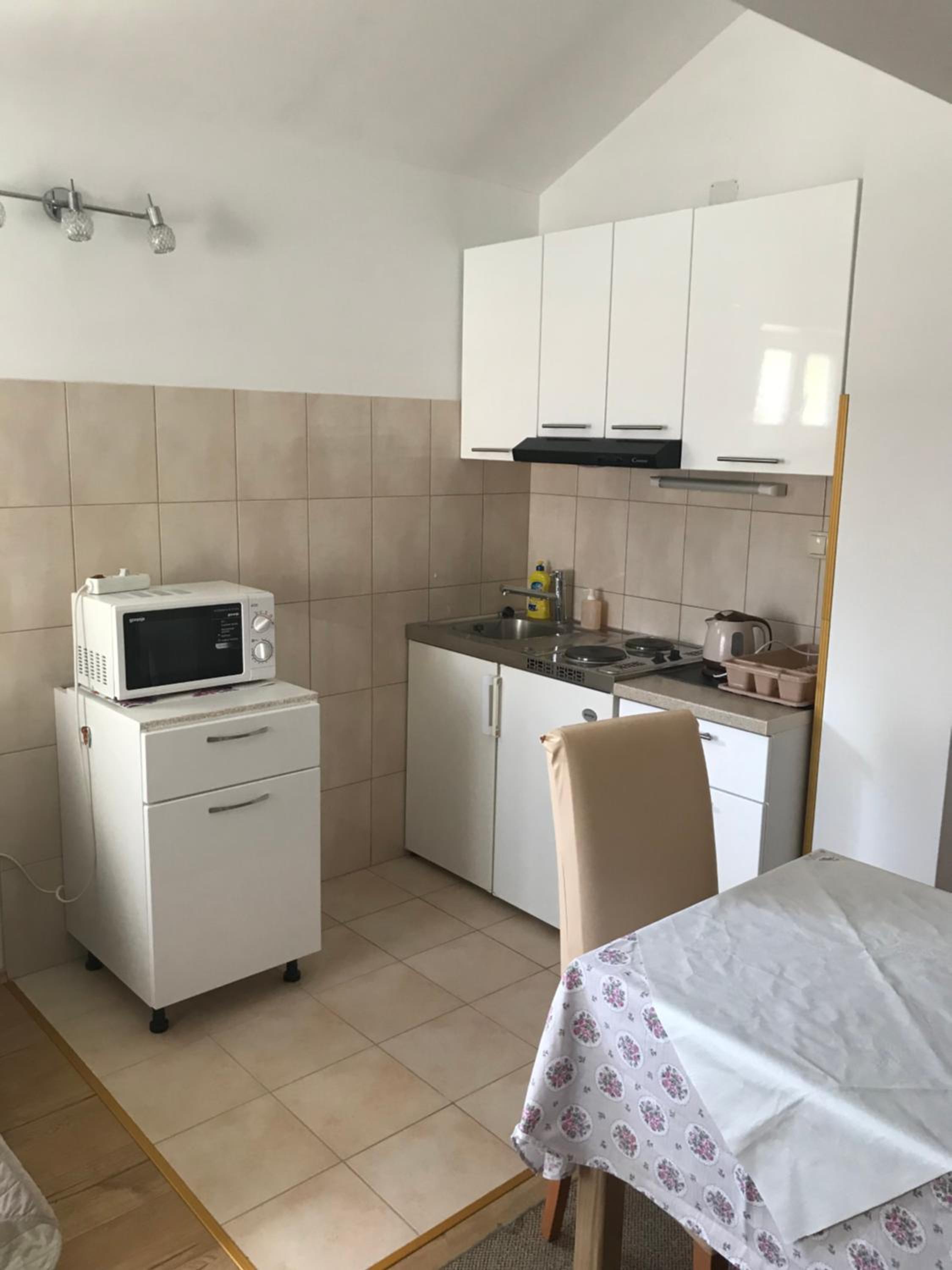 Gallery for two, near the beach and the center of Jelsa view 5