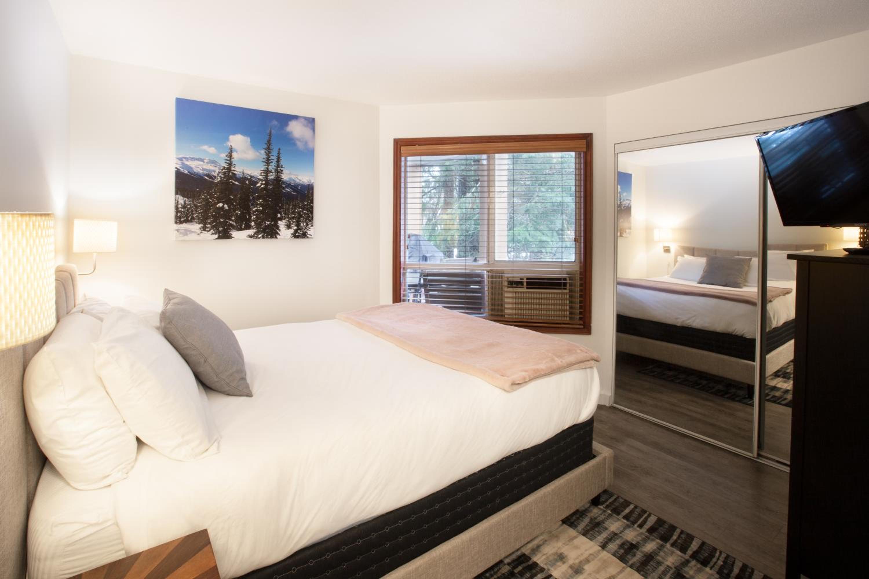 Attractive Townhouse in Whistler Village with Hot Tub