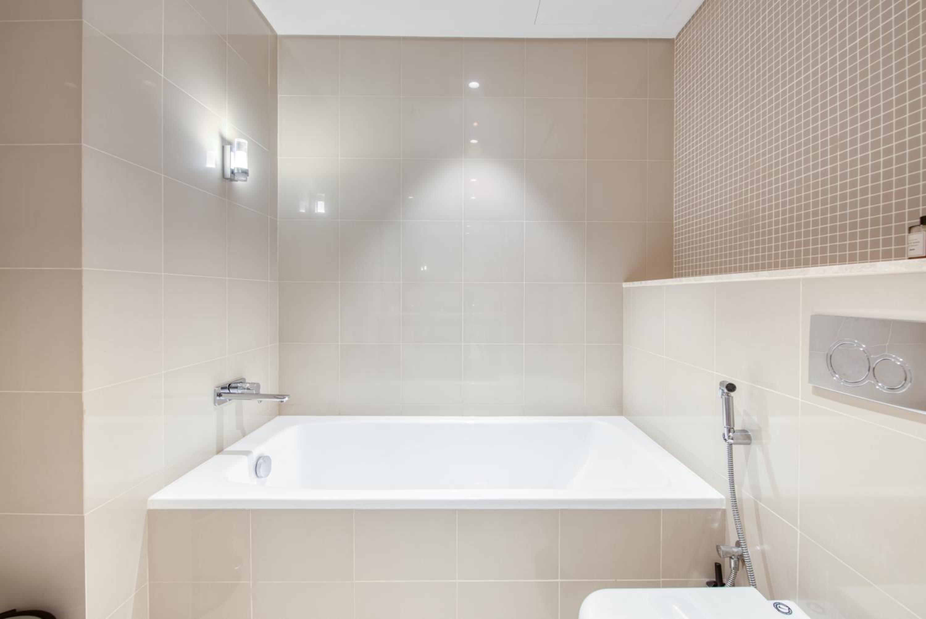 Luxurious 3 Bedroom Apartment in Boulevard Point, Connected to Dubai Mall