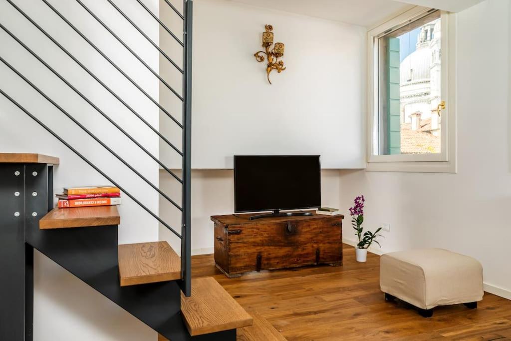 Guggenheim Luxury Suites By Bricola Apartments photo 4