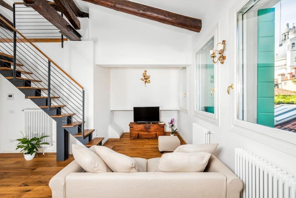 Guggenheim Luxury Suites By Bricola Apartments