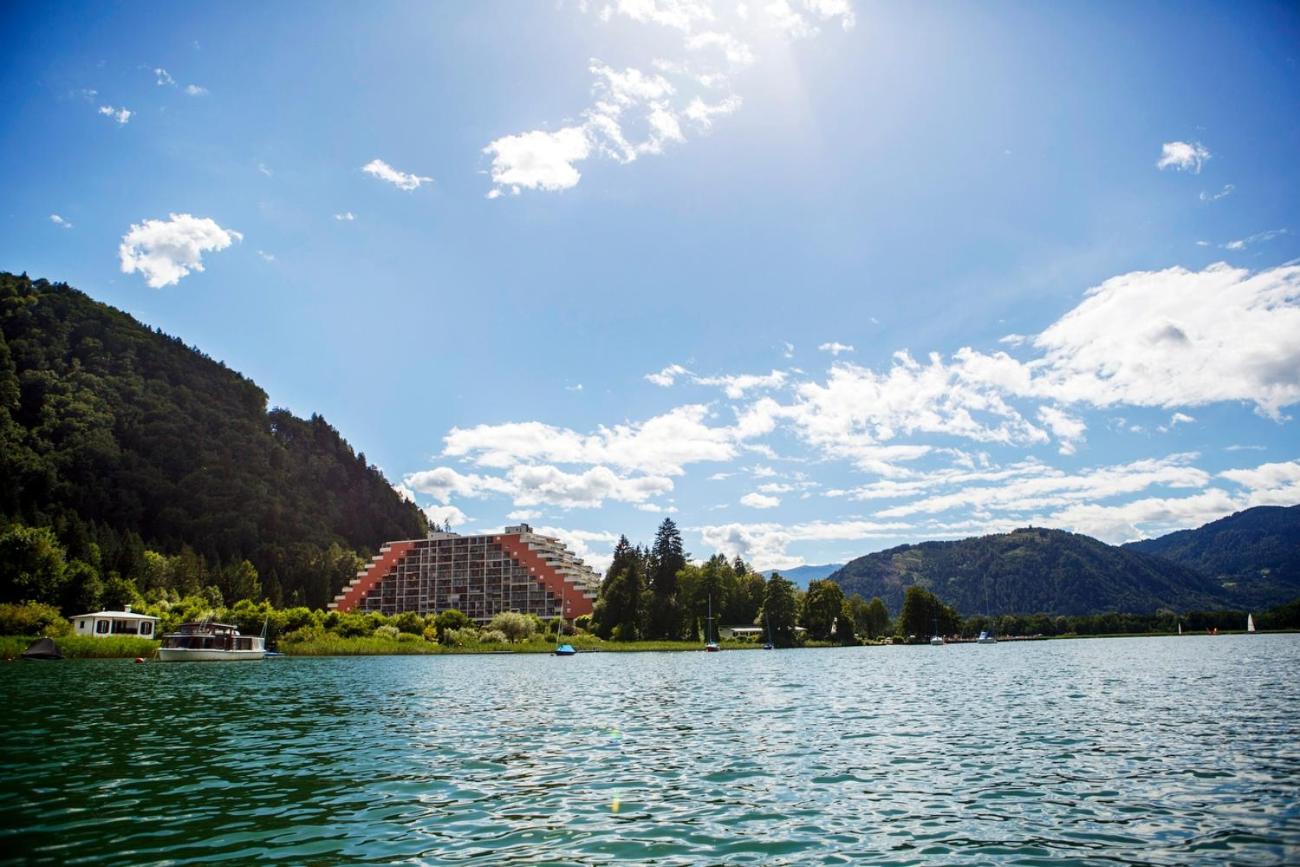 LB3 Seeblick Appartement Haus Landskron mit direktem Seezugnag am Ossiachersee view 2