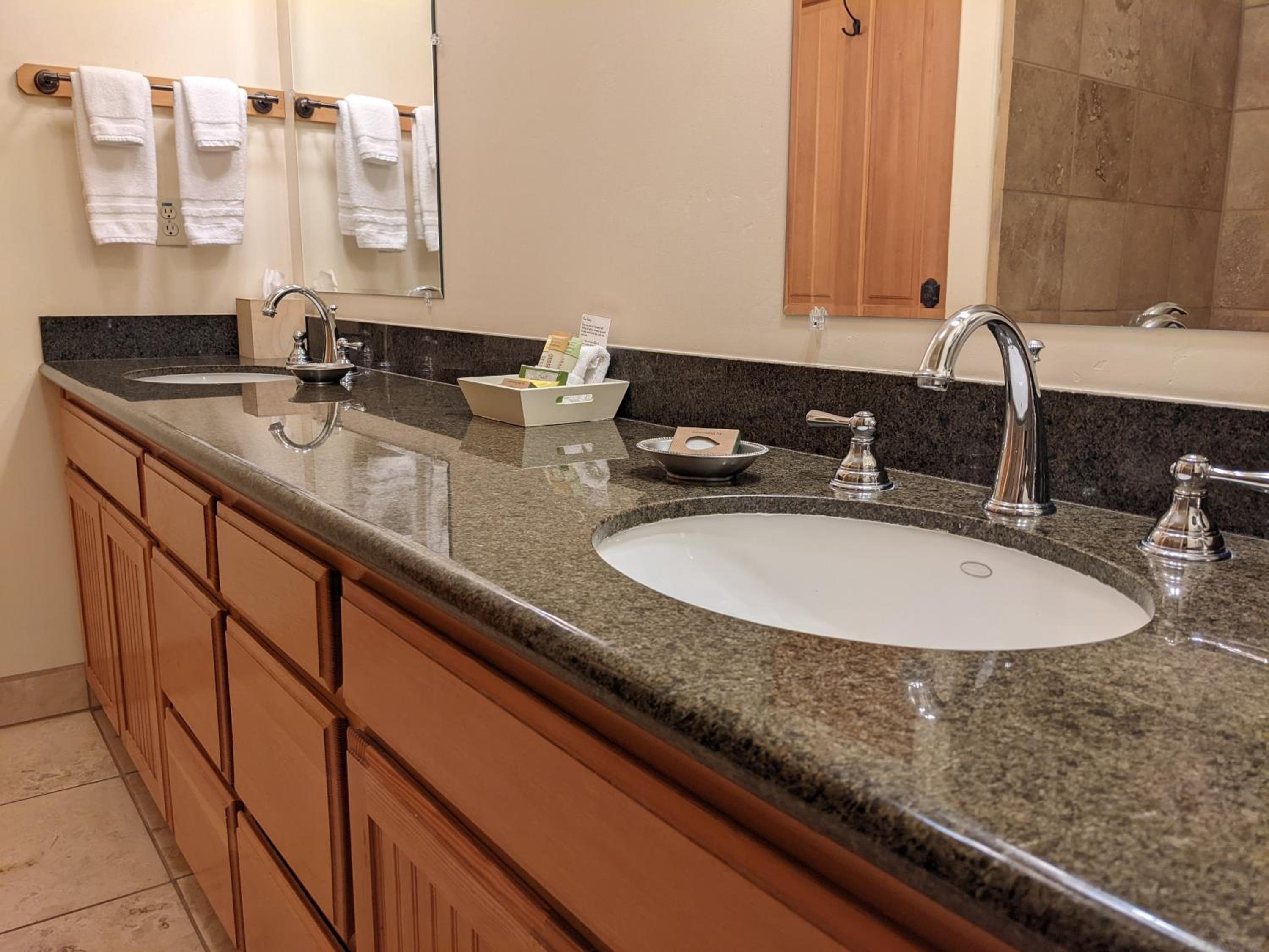 Sandpoint Vacations - Lodge at Sandpoint - Property Image 1