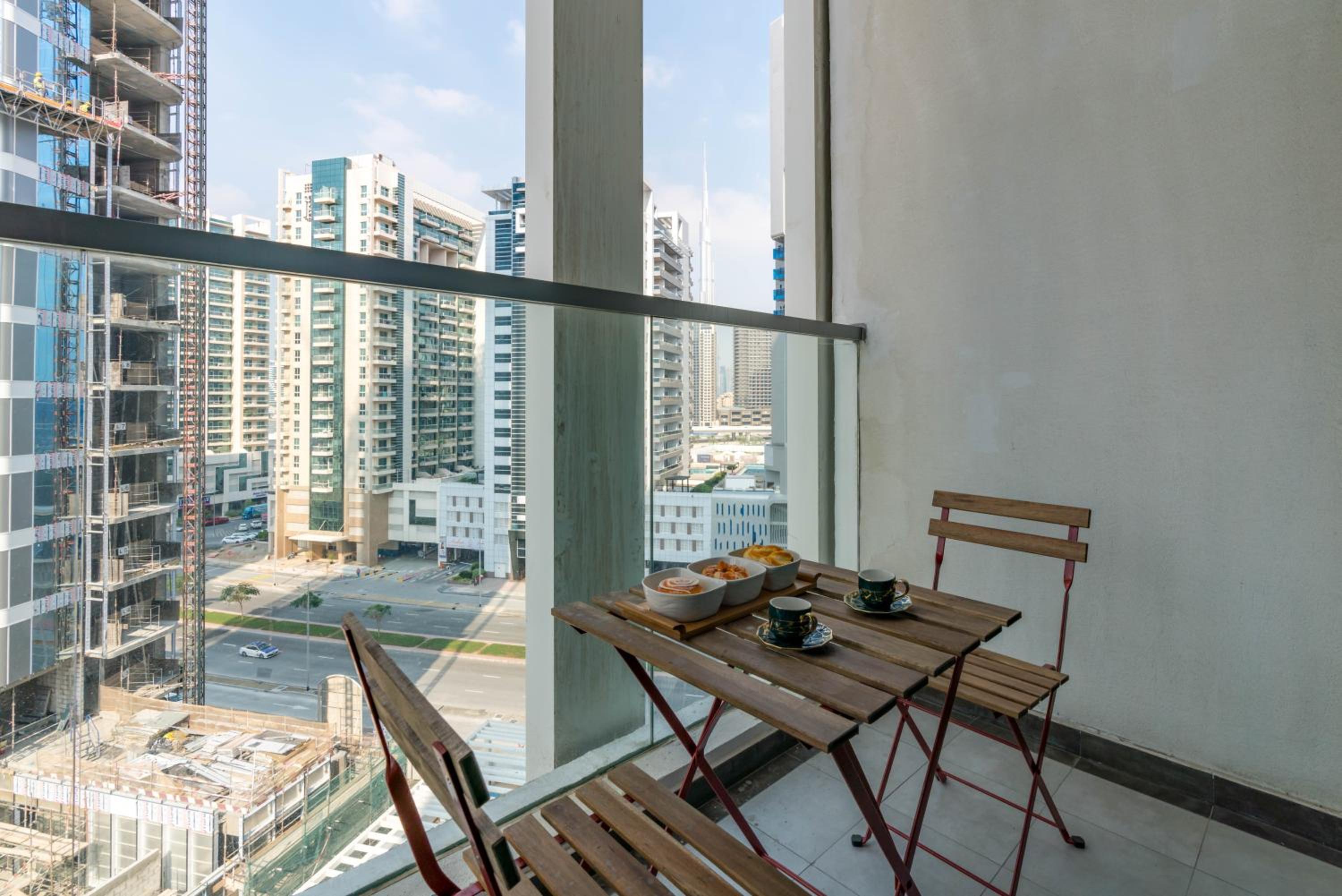 Vacay Lettings - 1BHK convertible to 2BHK in Business Bay