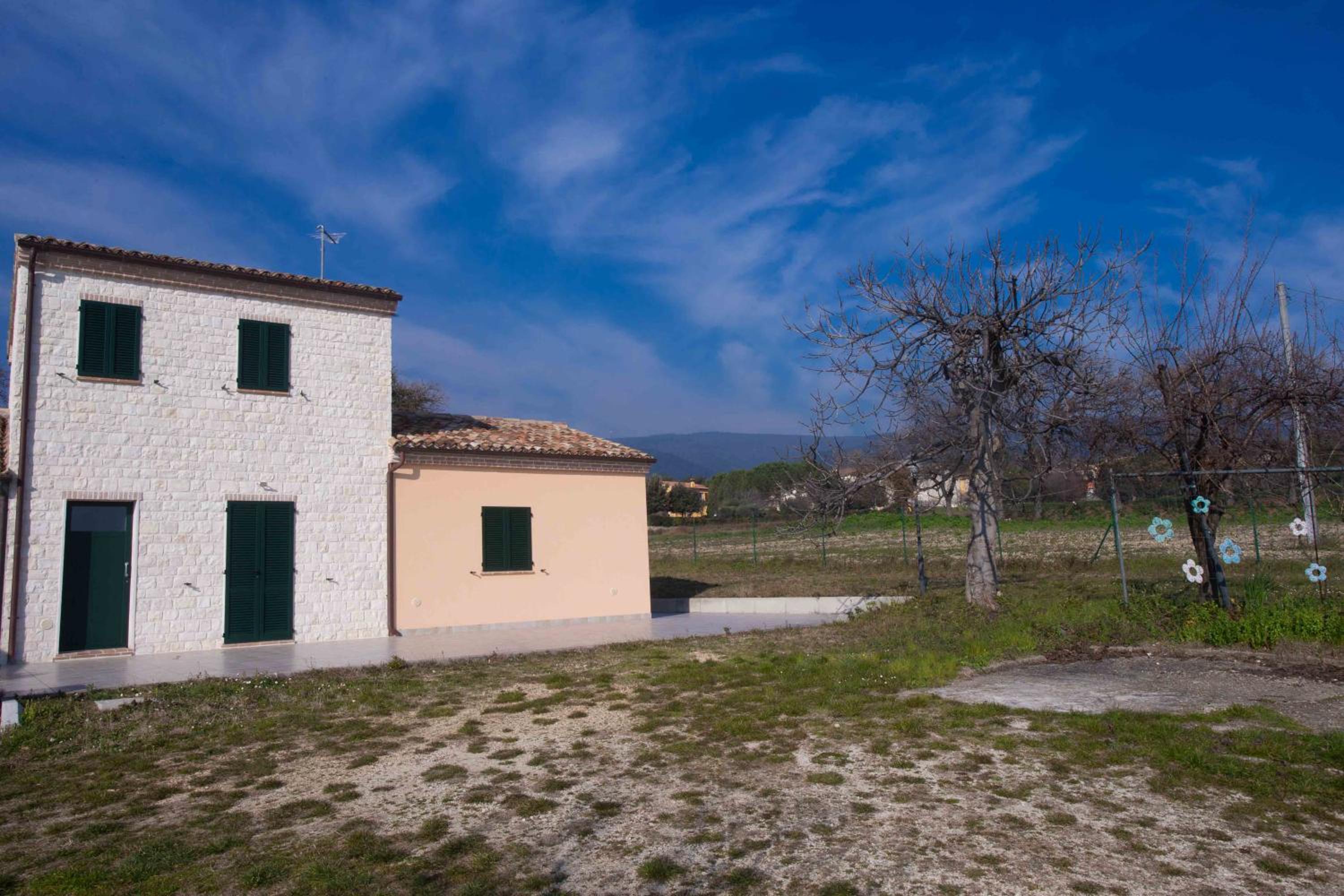S211 - Sirolo, nuovissimo bilocale con portico dx photo 3