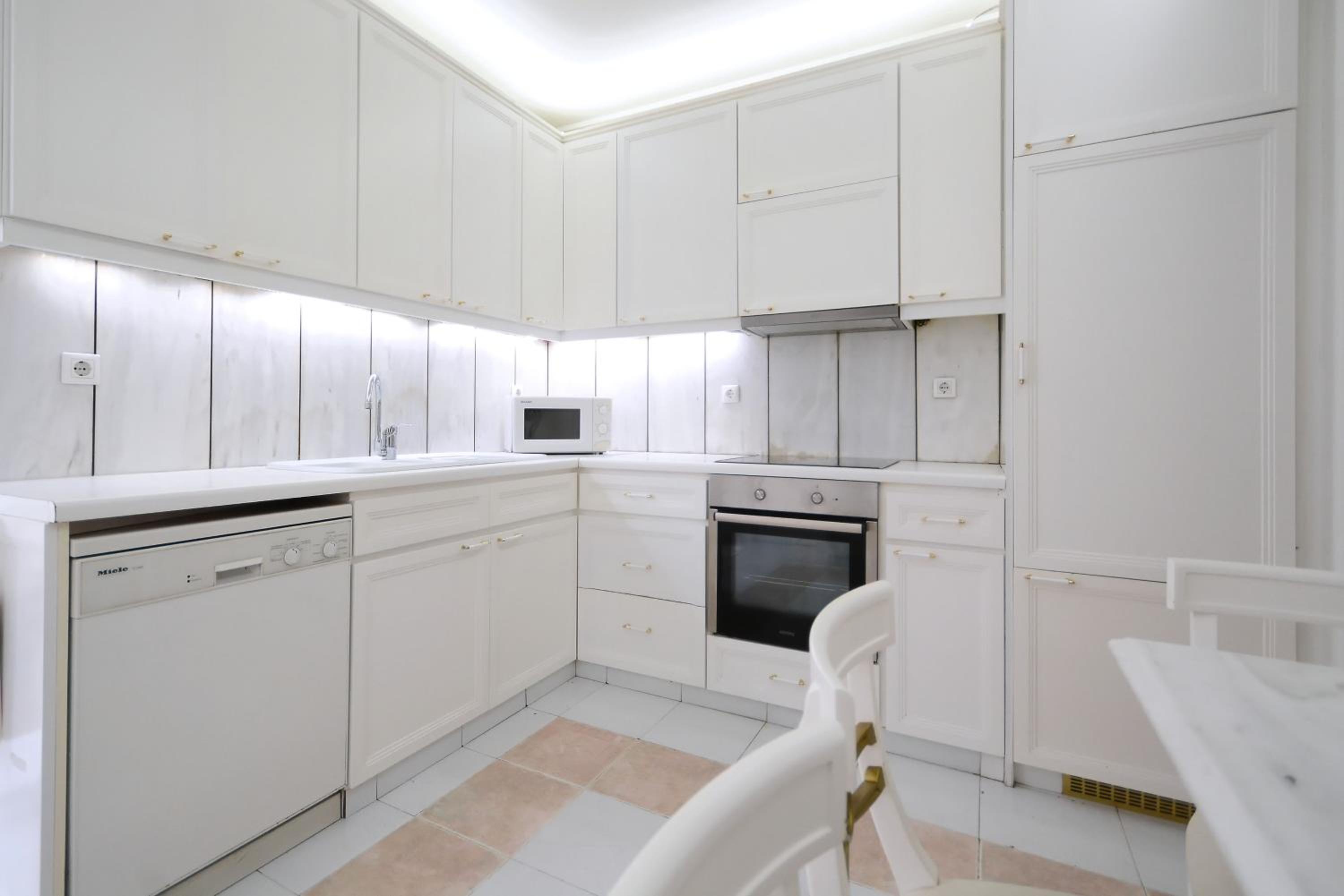 Luxury Apartment Demokratias