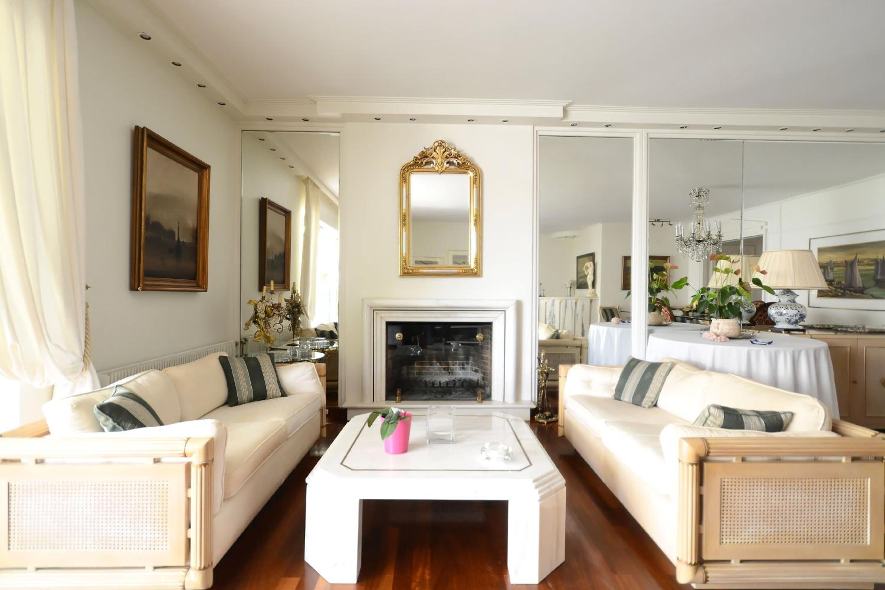 Luxury Apartment Demokratias
