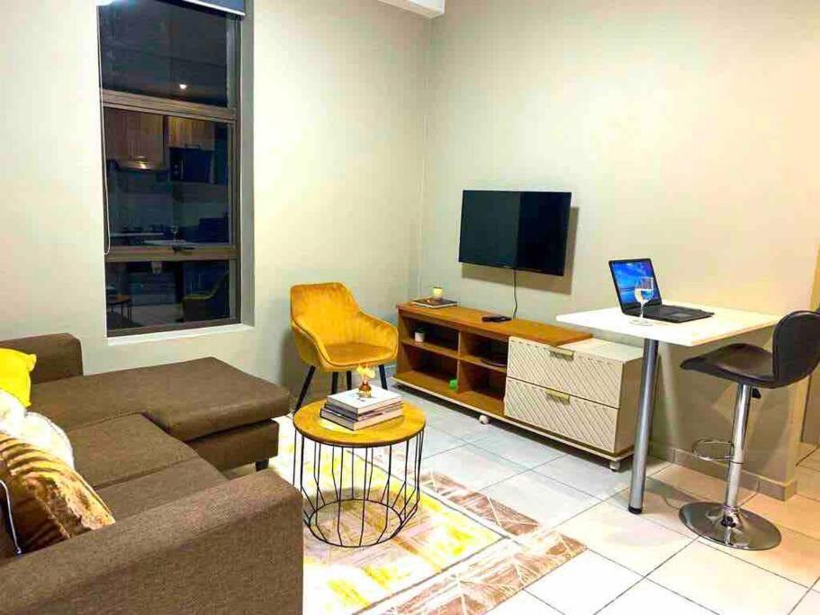 Cozy 1 bedroom apartment with free wi-fi, Johannesburg, photo 3 of 21