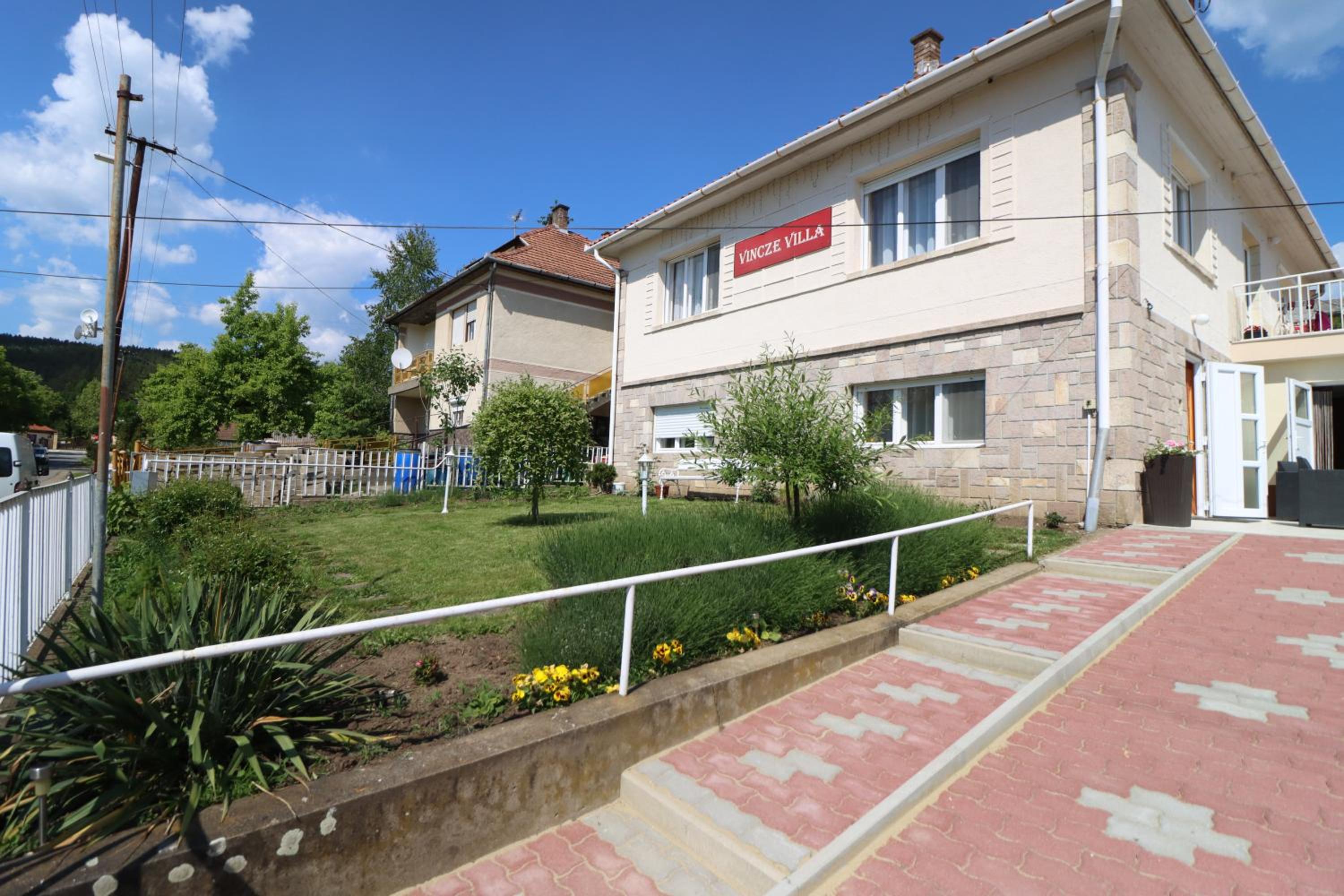 Photo 19