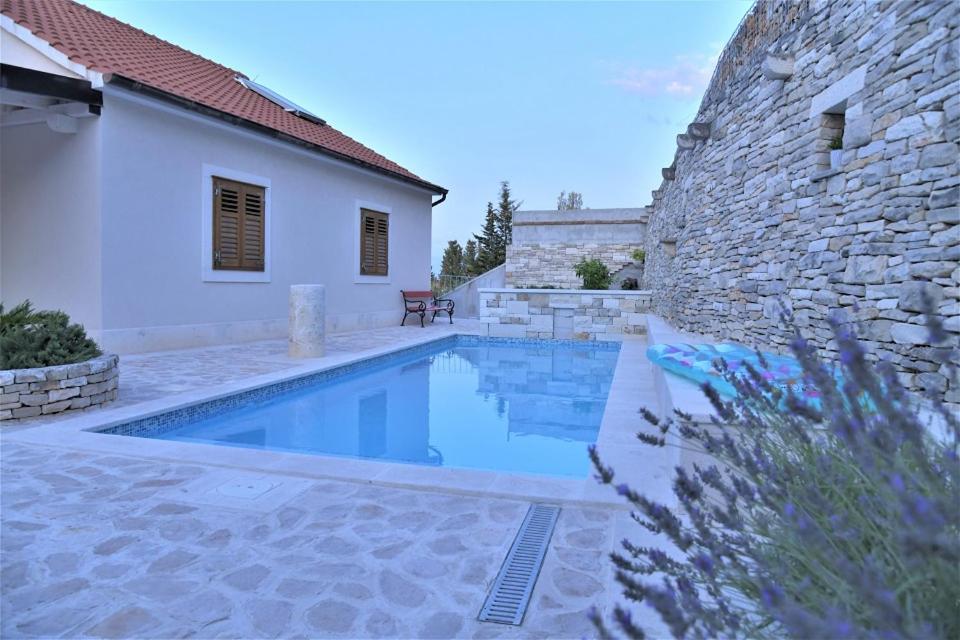 Villa Aries view 3