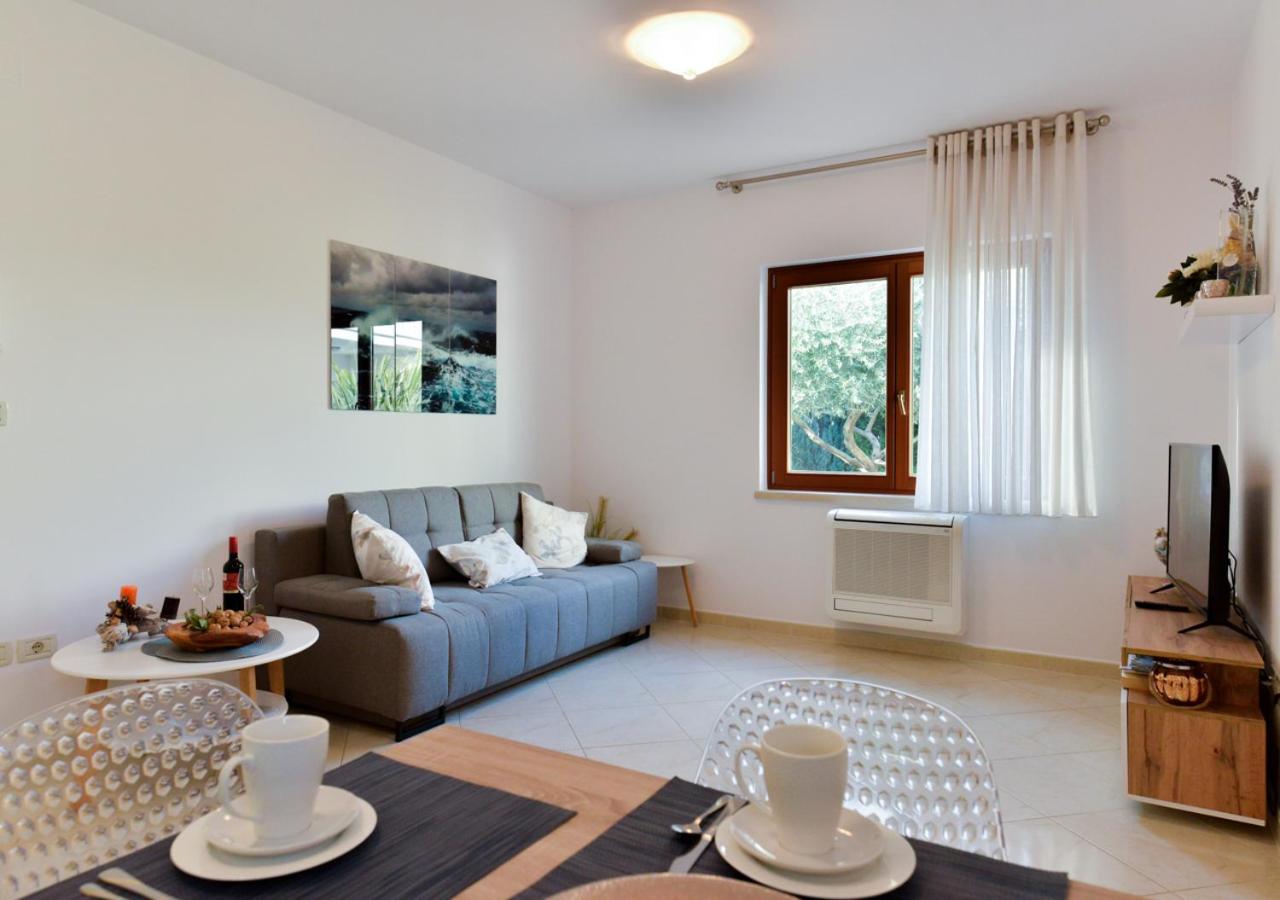 Apartments Leona