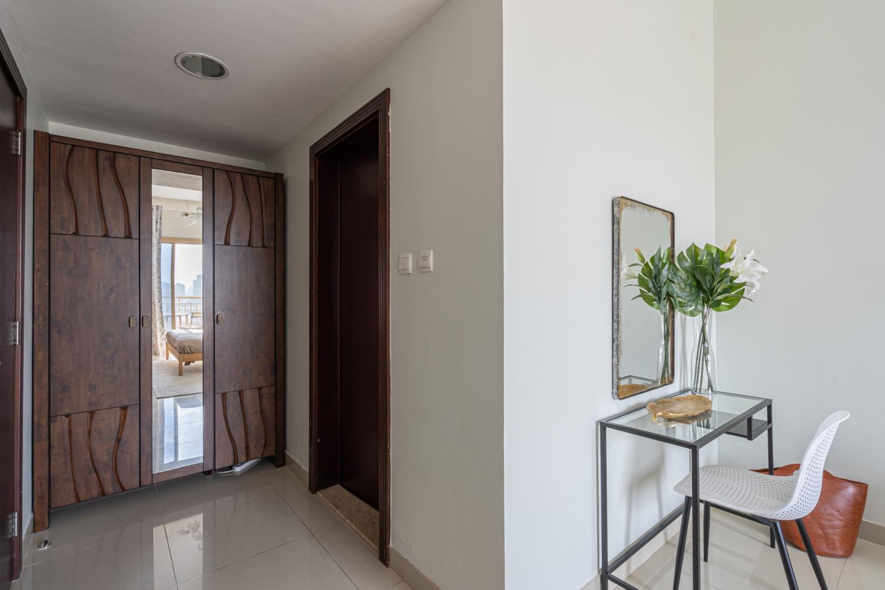 HiGuests - Luxurious 1BR Apartment with balcony in JVC