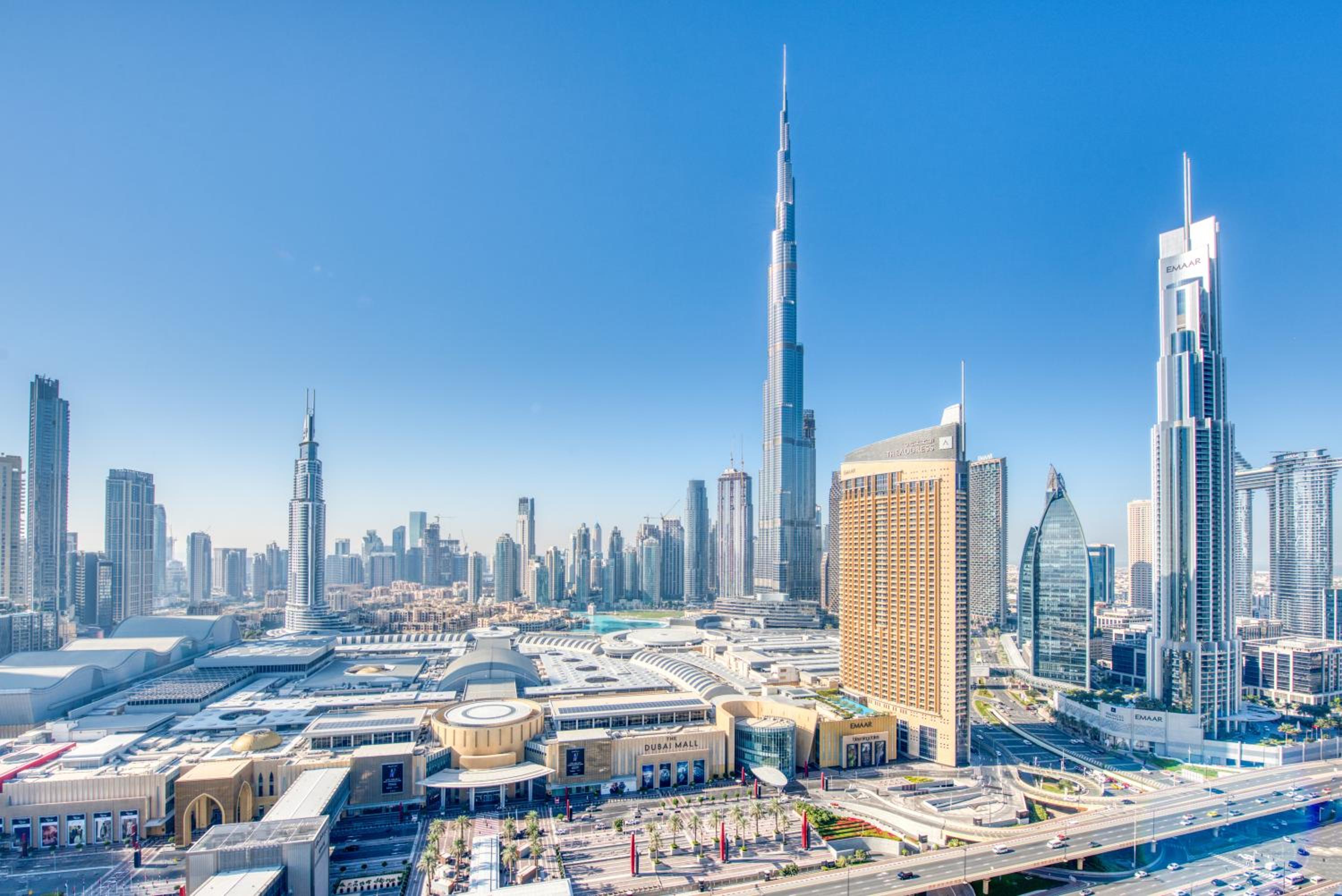 Spectacular Burj Khalifa and Fountain Views on 32nd floor