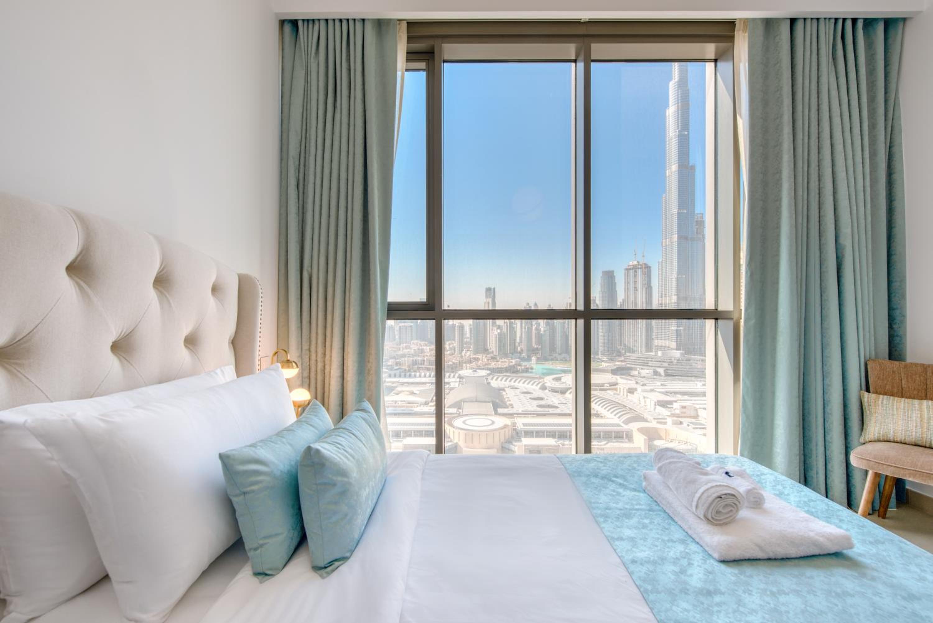 Spectacular Burj Khalifa and Fountain Views on 32nd floor