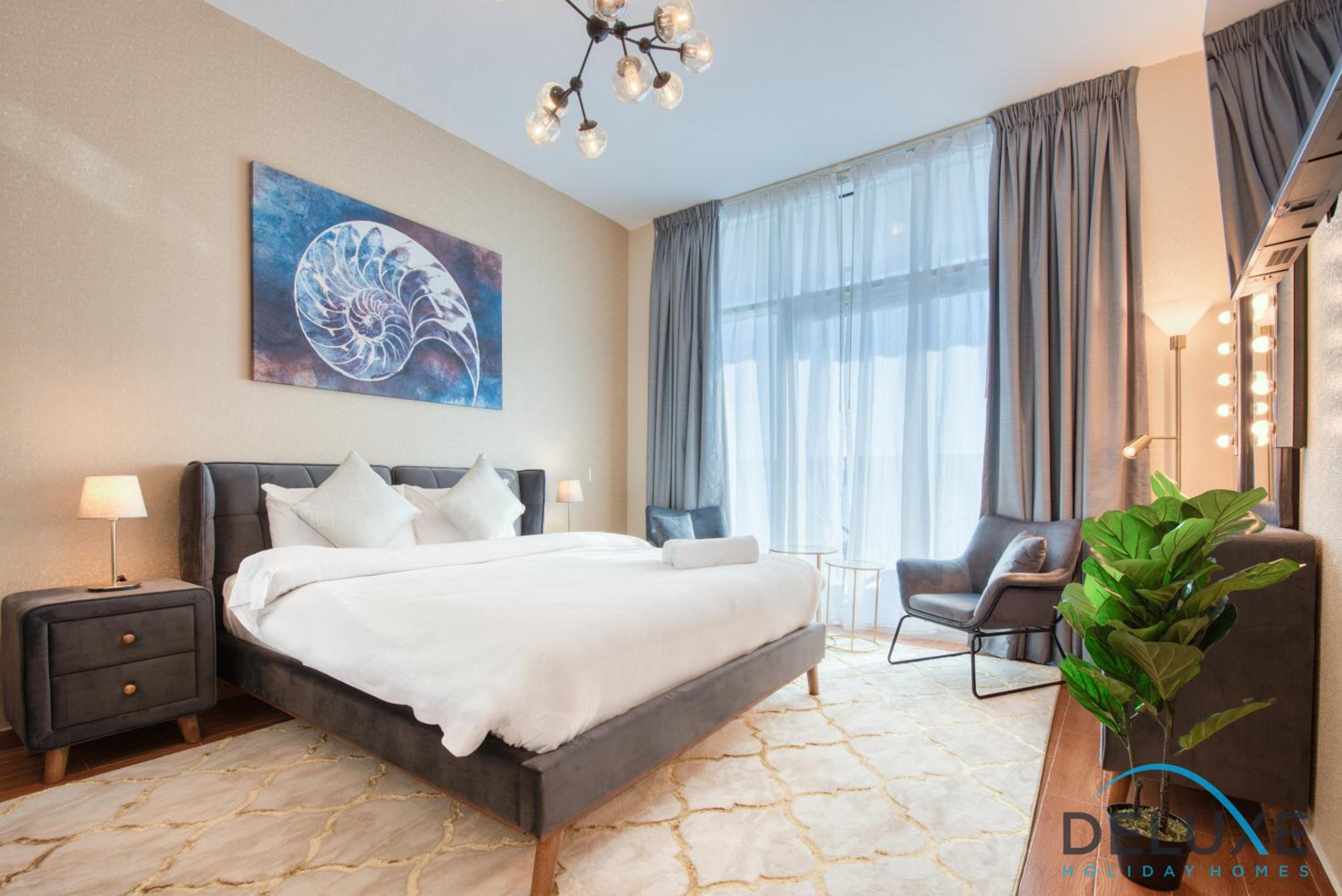 Elegant Studio in Al Jawhara Tower by Deluxe Holiday Homes