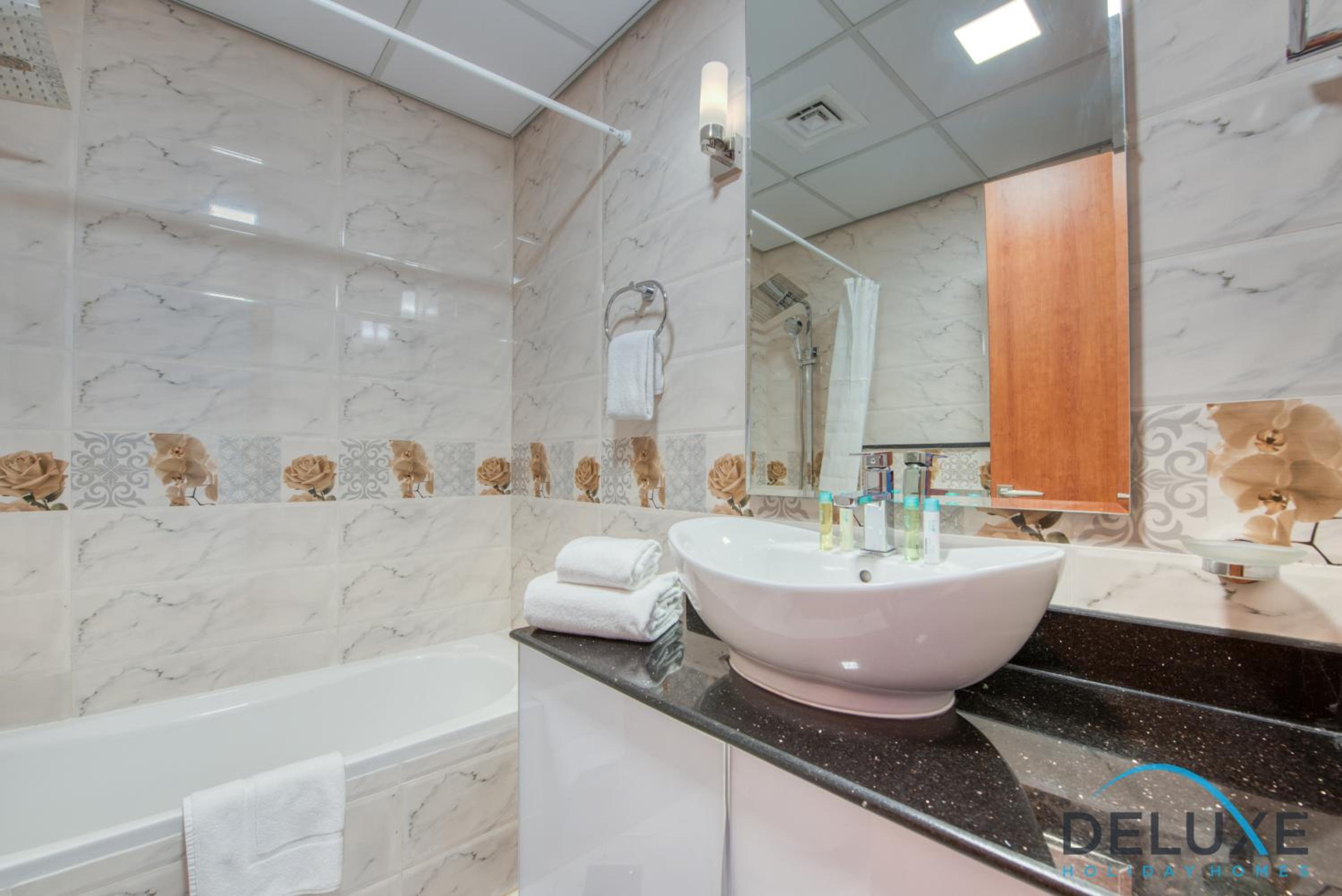 Elegant Studio in Al Jawhara Tower by Deluxe Holiday Homes