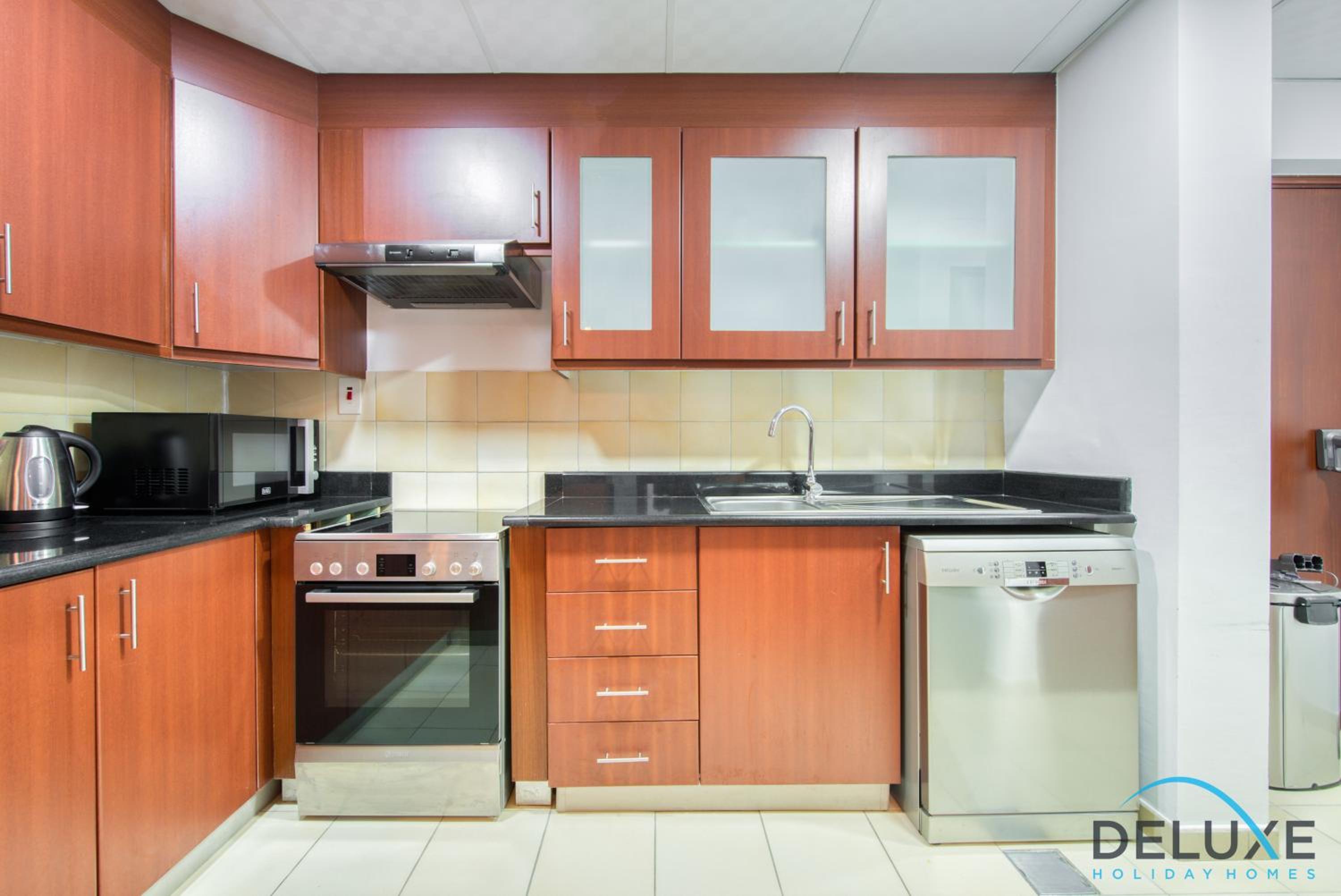 Exquisite 1BR in Sadaf, Jumeirah Beach Residence by Deluxe Holiday Homes