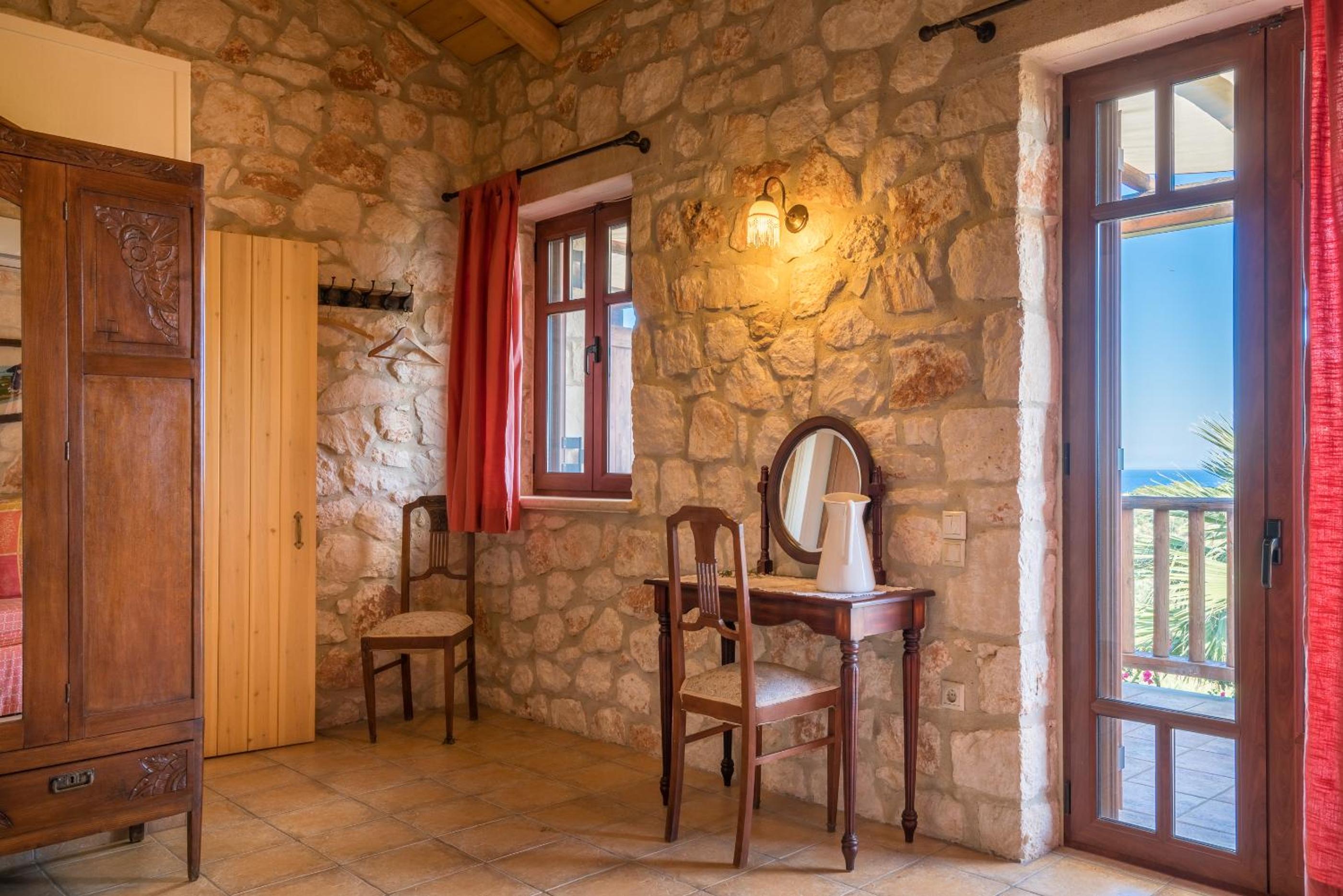 Myrties stone houses - Arekia