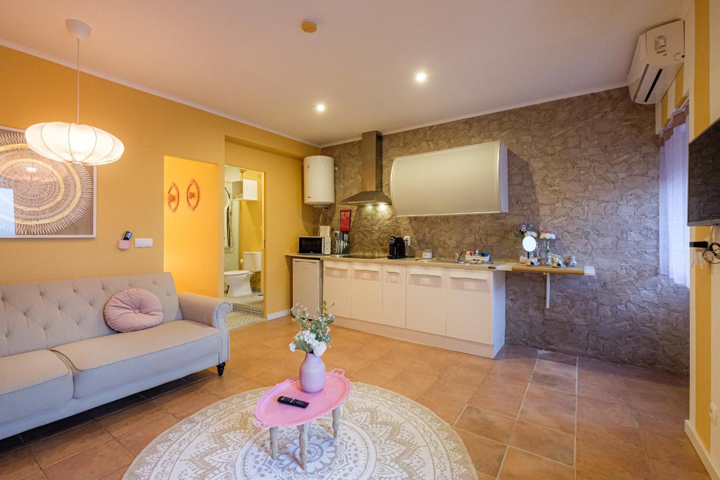 Y Quebedo - Boutique Apartments