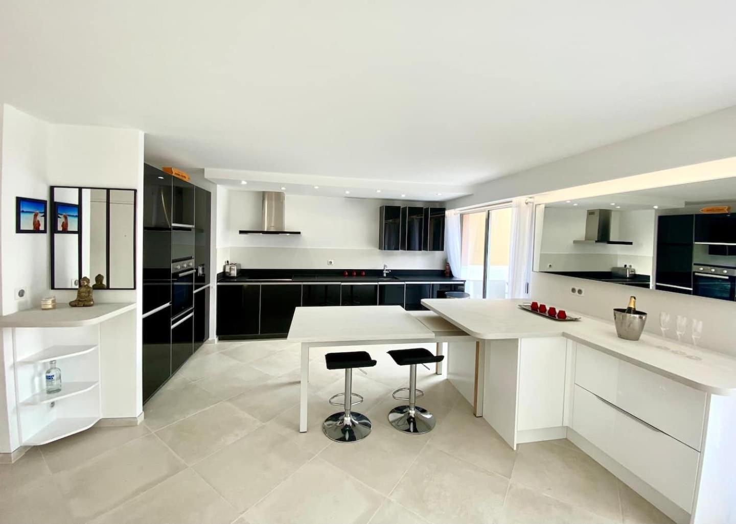 Appartement Luxe - 3 pièces avec vue mer, piscine et tennis photo 3