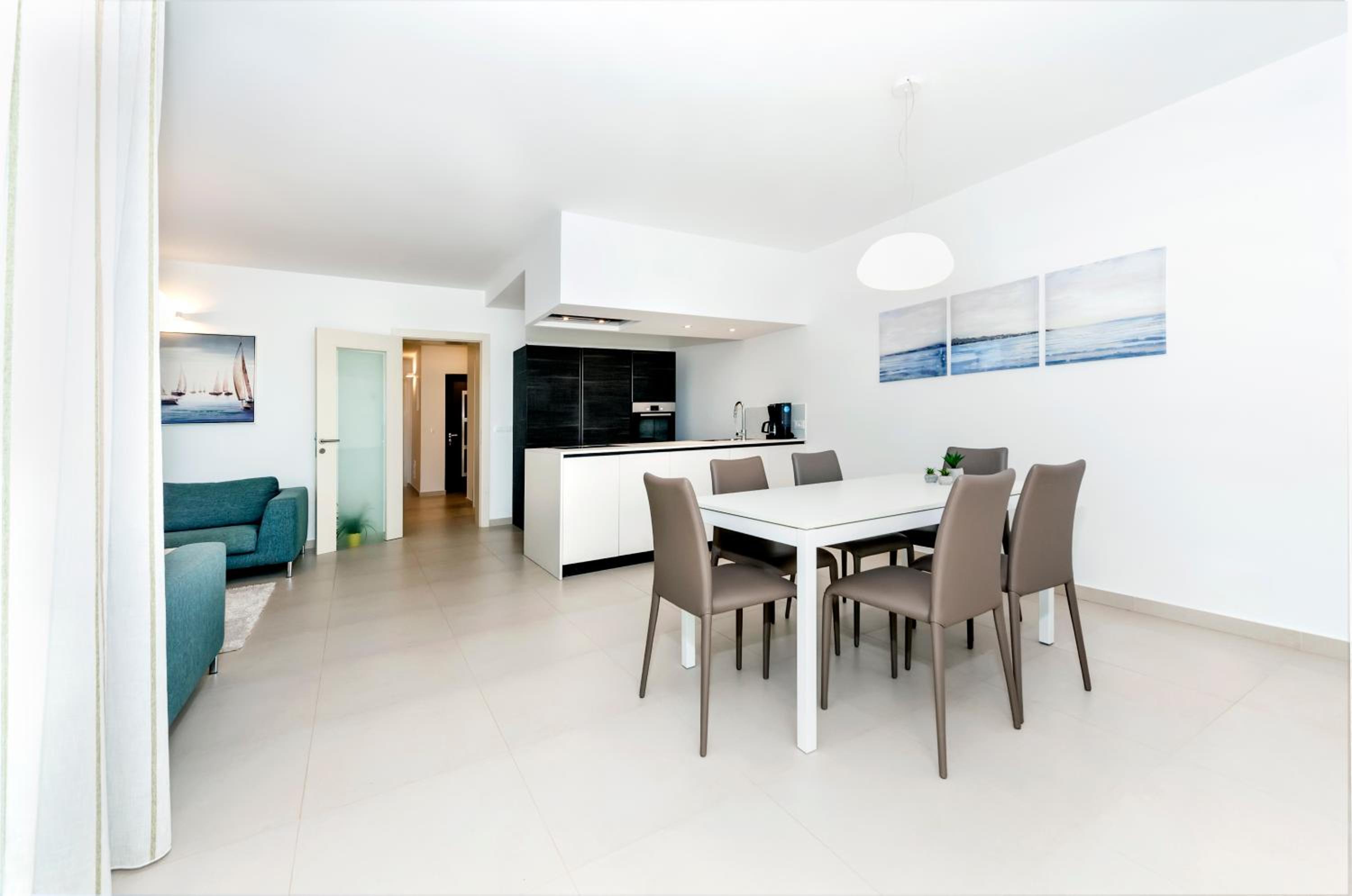 SUNNY DAY - Apartment with Parking