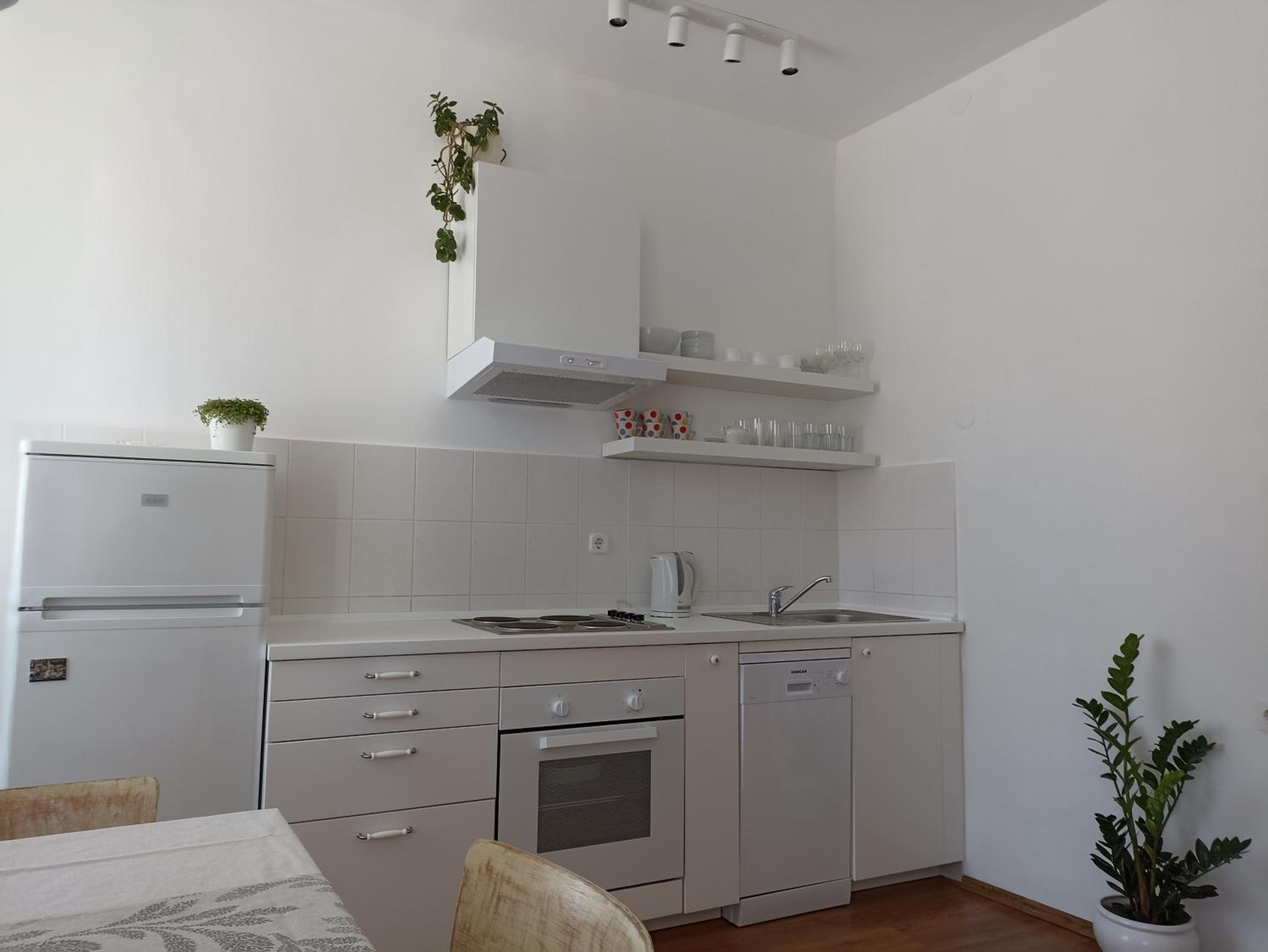 Lovely apartment in old part of Vis view 5