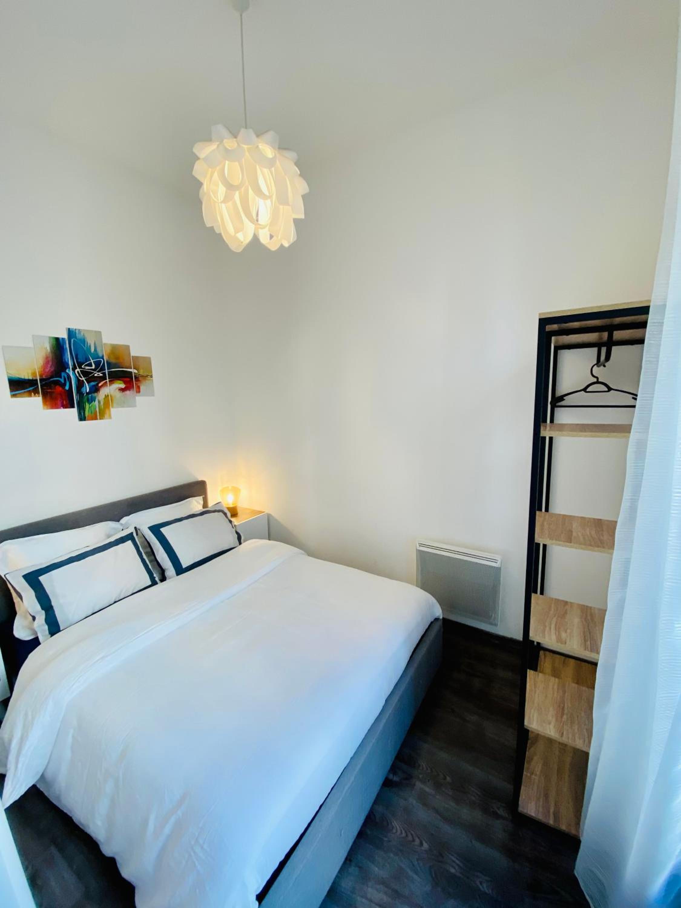 Deux pièces proche Palais et plages photo 4